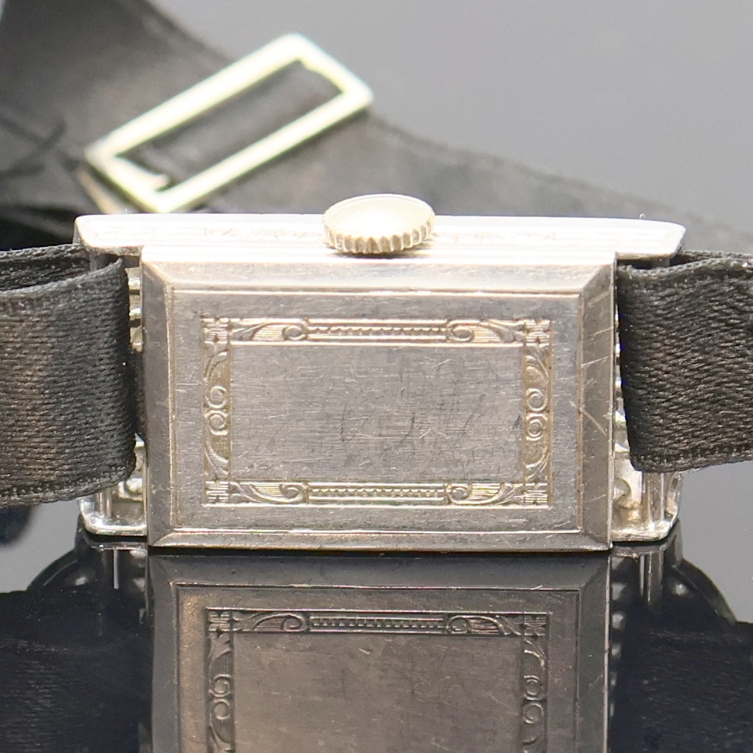 Detail c: GRUEN Precision Art-Deco Damenarmbanduhr in Platin mit Diamanten, Schweiz um 1930, Handaufzug, verziertes Geh., Schließe in WG 585/000, Boden ...
