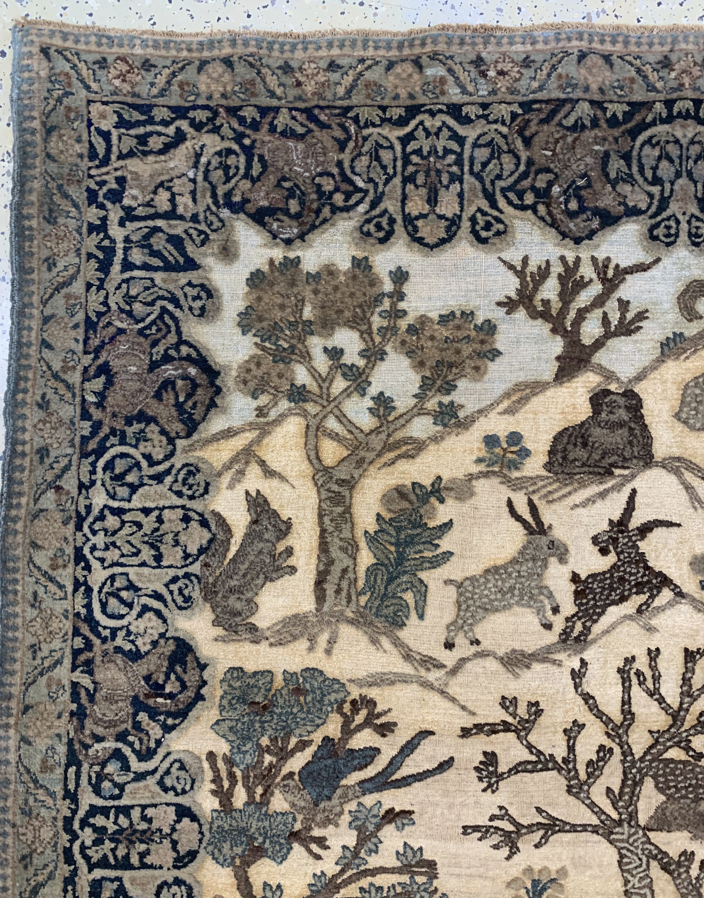 Detail g: Musealer Täbriz"Souf"antik, Persien, 19.Jhd, Wolle auf Baumwolle, ca. 235 x 170 cm, Mottenfraß, EHZ: 3