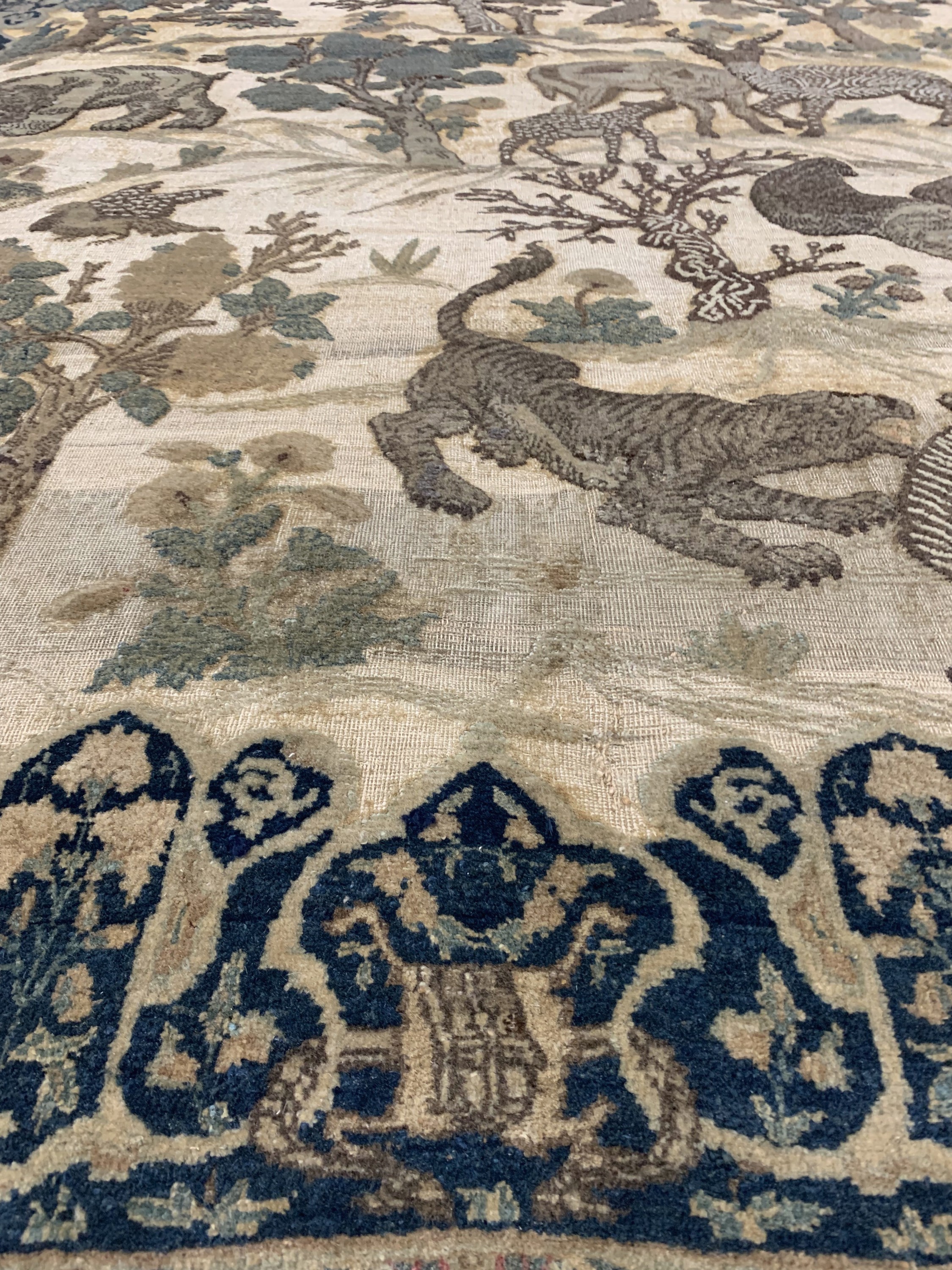 Detail k: Musealer Täbriz"Souf"antik, Persien, 19.Jhd, Wolle auf Baumwolle, ca. 235 x 170 cm, Mottenfraß, EHZ: 3