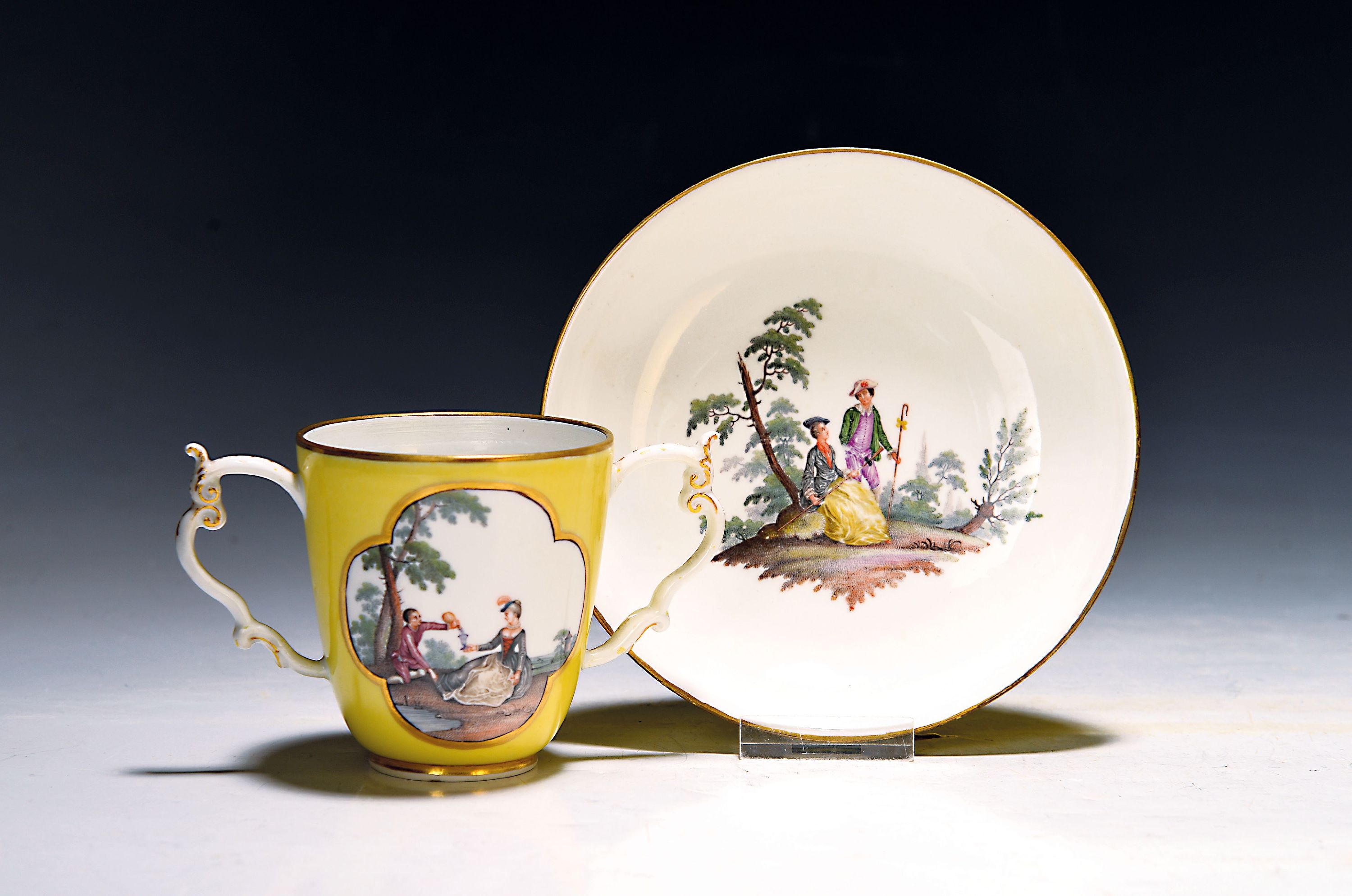 Image 27001572 - Schokoladentasse mit Untertasse, Meissen, um 1750, Porzellan, teilweise gelber Fond, ...