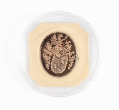27001521a - Lagenachat-Gravur, ovaler Lagenachat, Intaglio, Darstellung eines Familienwappens, ...
