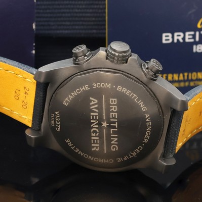 27001532d - BREITLING Super Avenger Night Mission Chronometer Armbandchronograph Referenz V13375, ...