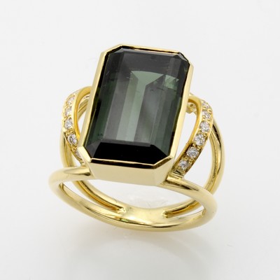 27001541a - Ring mit Turmalin und Brillanten, GG 750/000, achteck., grüner Turmalin ca. 14.32 ct, ...