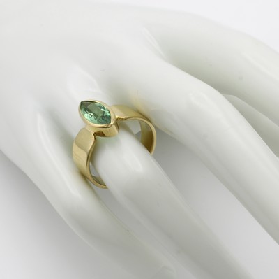 27001545b - Ring mit Turmalin, GG 585/000, navettef., grüner Turmalin ca. 2 ct, RW ca. 60 ...