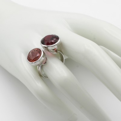 27001574b - Ring mit Turmalinen, WG 750/000, 2 Turmaline in versch. Rosé-Brauntönen zus. ca. 14.9 ...