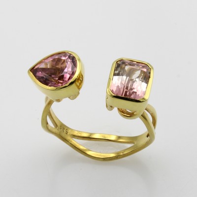 27001799a - Ring mit Turmalinen, GG 585/000, 2 Turmaline in versch. Rosétönen u. in versch. ...