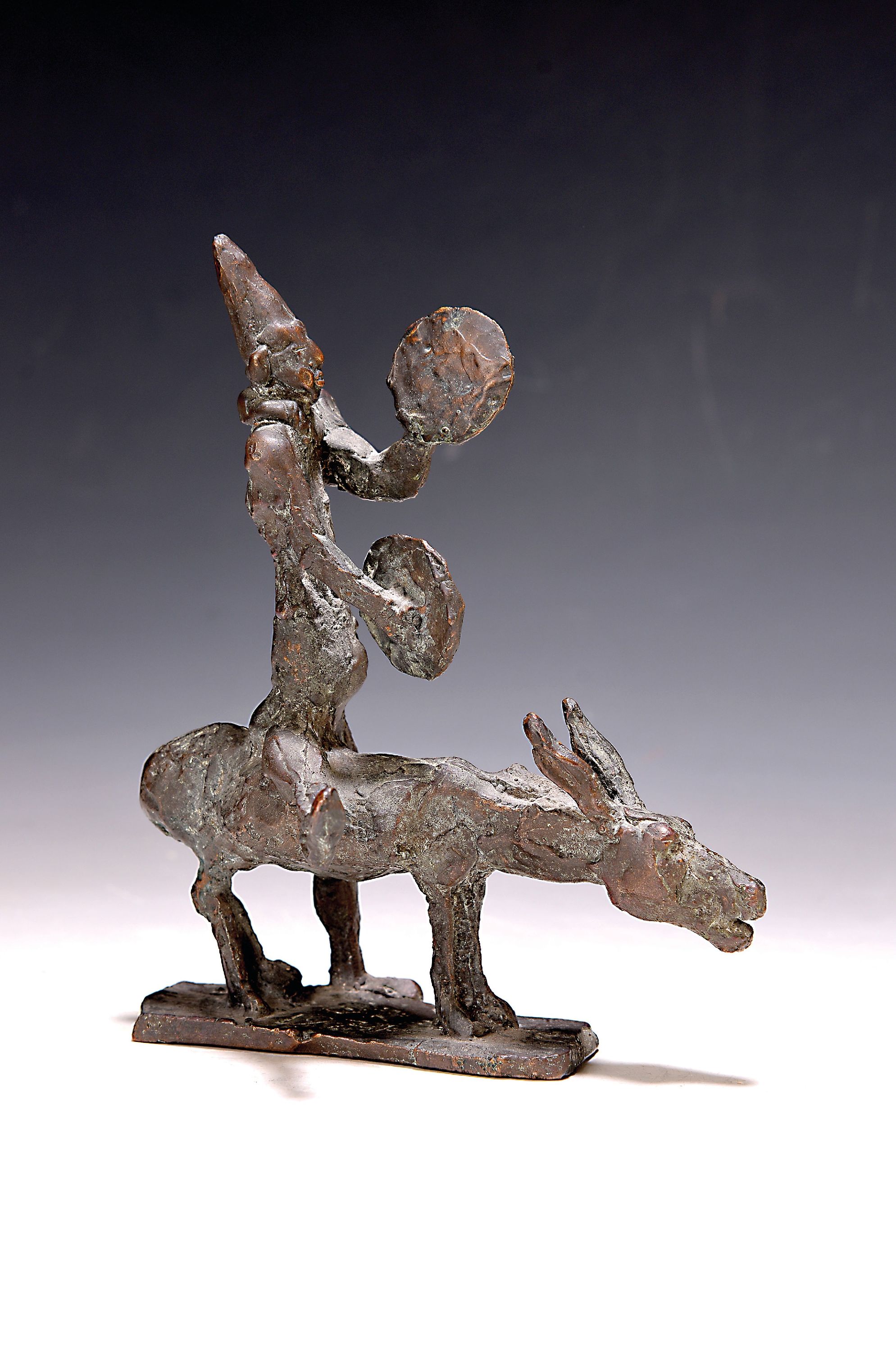 Detail k: Otto Kallenbach, 1911 - 1992, Trippstadt, Bronzefigur, Harlekin auf Esel reitend, ca. 19.5 x 17 x 10 cm