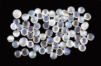 Image Lot lose Mondsteine, ca. 52.35 ct, runde Cabochons in versch. Größen