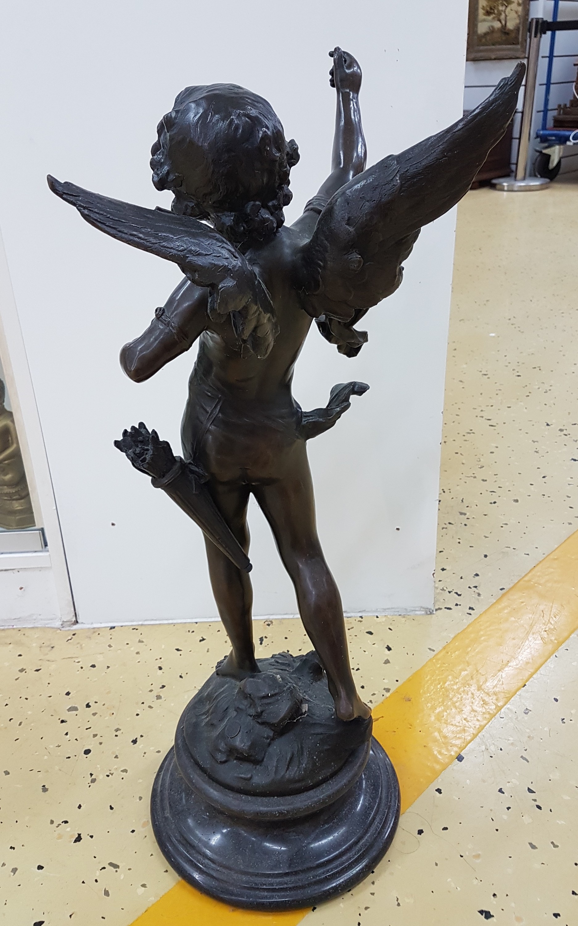 Detail c: Große Figur nach Auguste Moreau, Engel, Galvani, H. mit Sockel ca. 72 cm, profilierter Marmorsockel