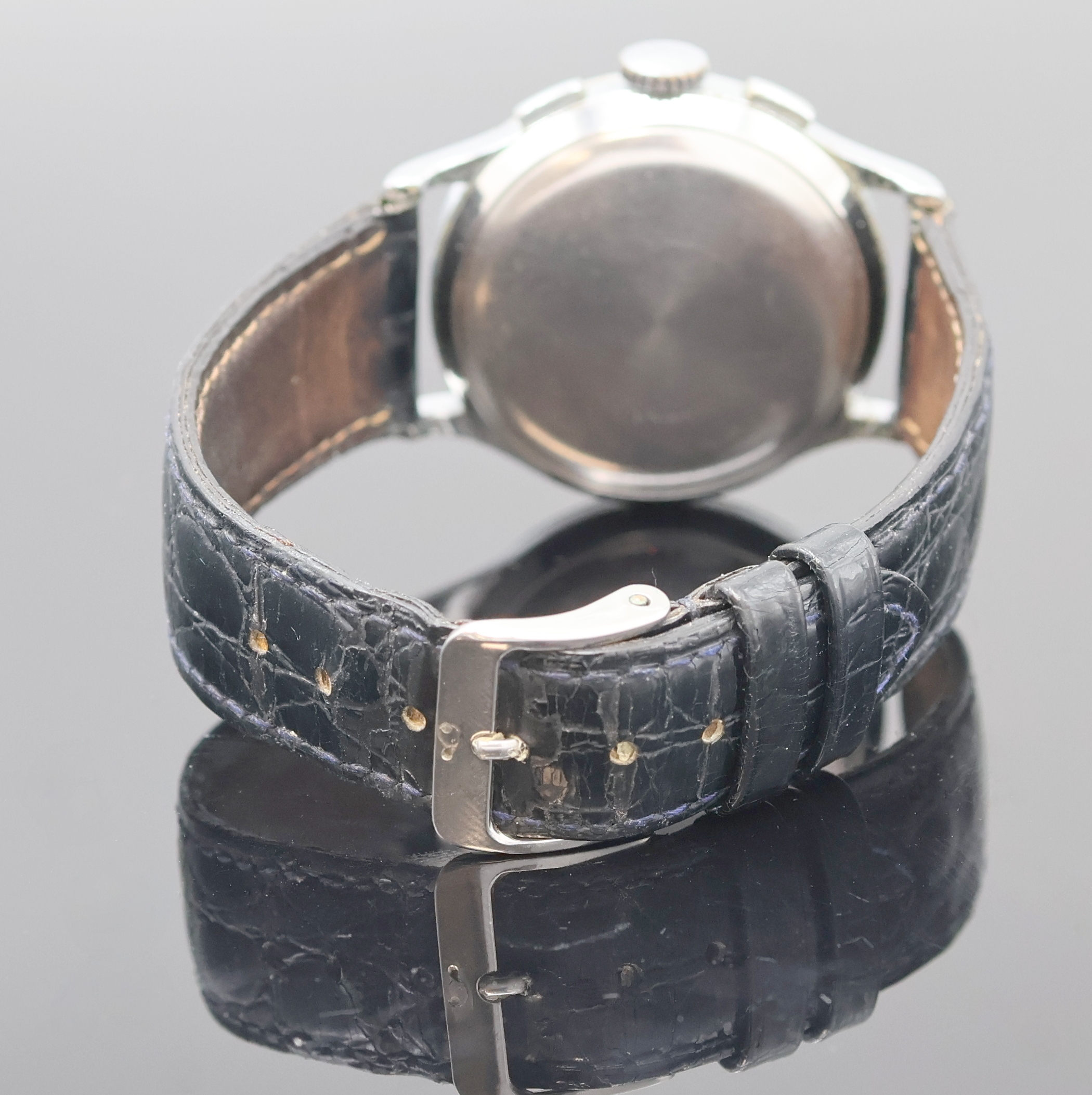 Detail c: JUNGHANS Schaltradchronograph mit Kaliber 88, Deutschland um 1950, Handaufzug, verchr. Geh., Stahlboden aufgedr., silb. Zifferbl. pat., arab. ...