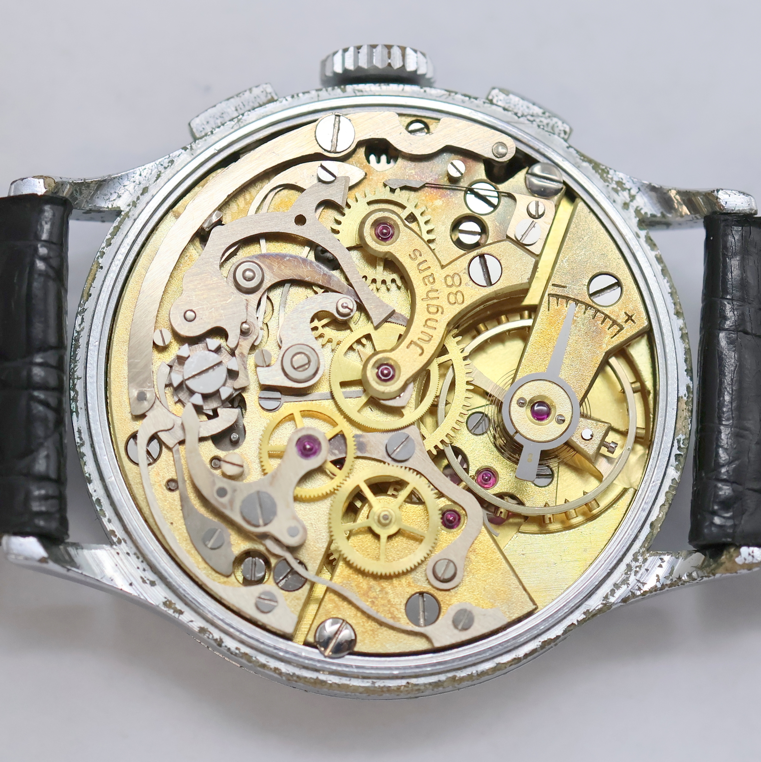 Detail f: JUNGHANS Schaltradchronograph mit Kaliber 88, Deutschland um 1950, Handaufzug, verchr. Geh., Stahlboden aufgedr., silb. Zifferbl. pat., arab. ...