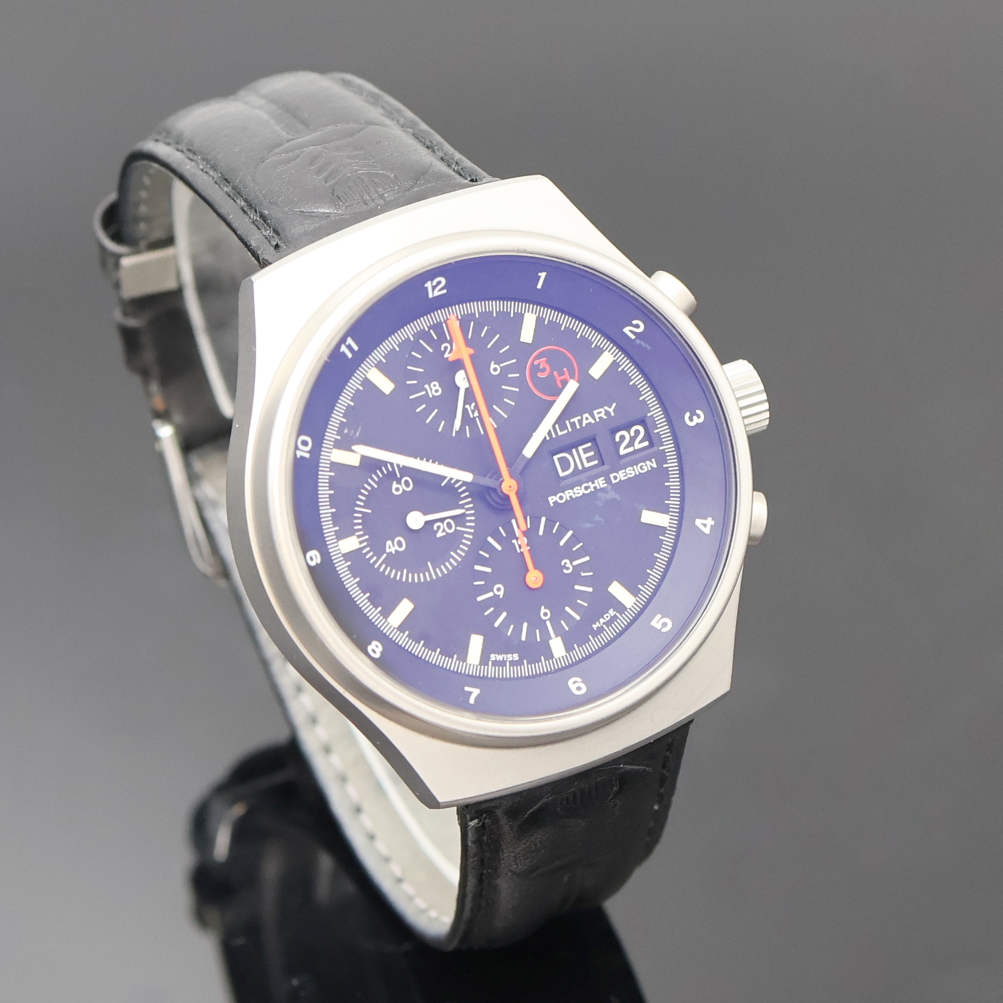 Detail b: PORSCHE DESIGN Military Armbandchronograph Referenz 7177, Schweiz 1980er Jahre, matt. Edelstahlgeh., Boden u. Krone geschr., Saphirflachglas, ...