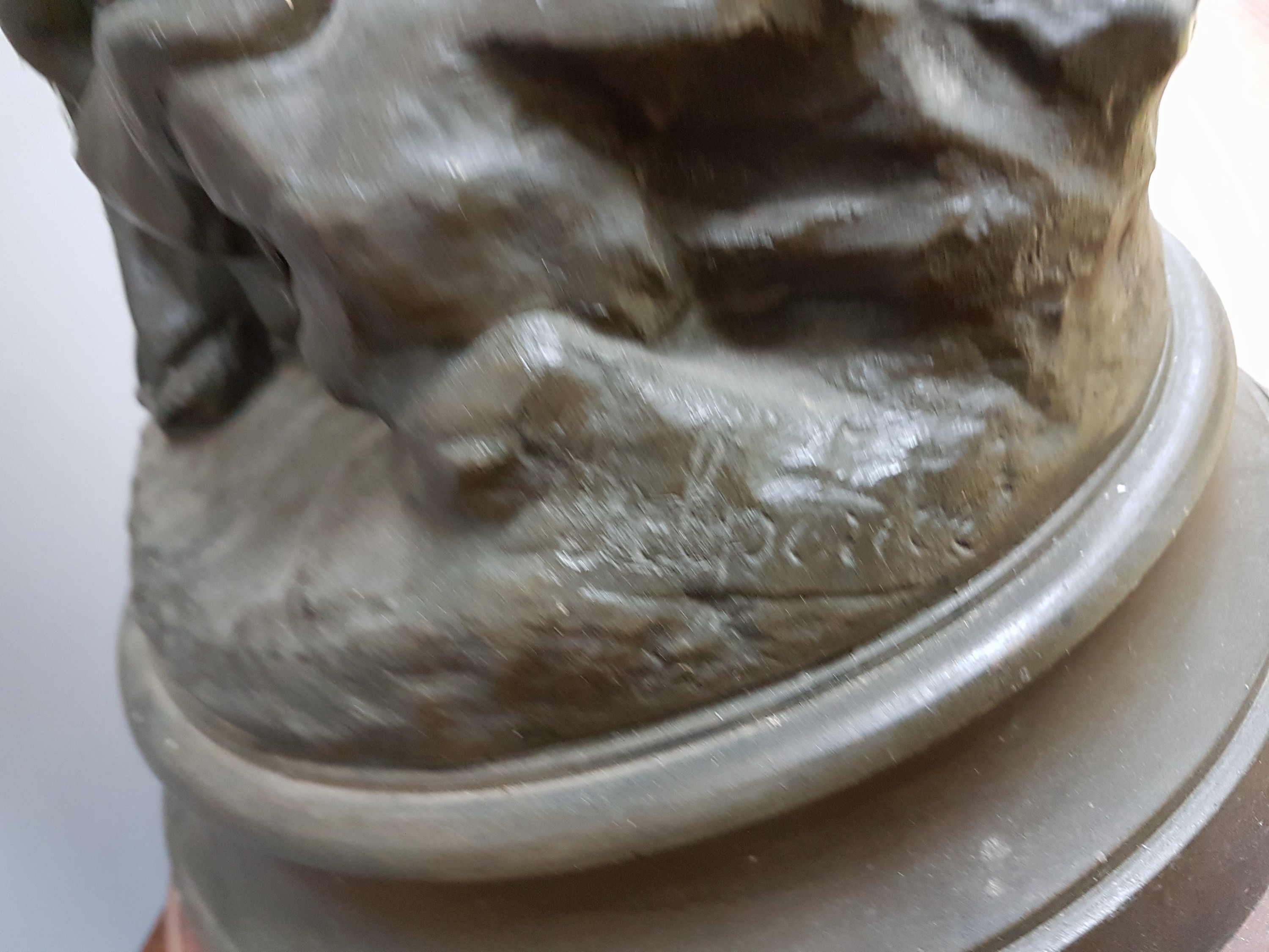 Detail d: Große Metallfigur, Frankreich, Georges, Delperier (1865-1936), Regule, roter Marmorsockel, bez. und signiert, Inspiration, H.ca. 93 cm