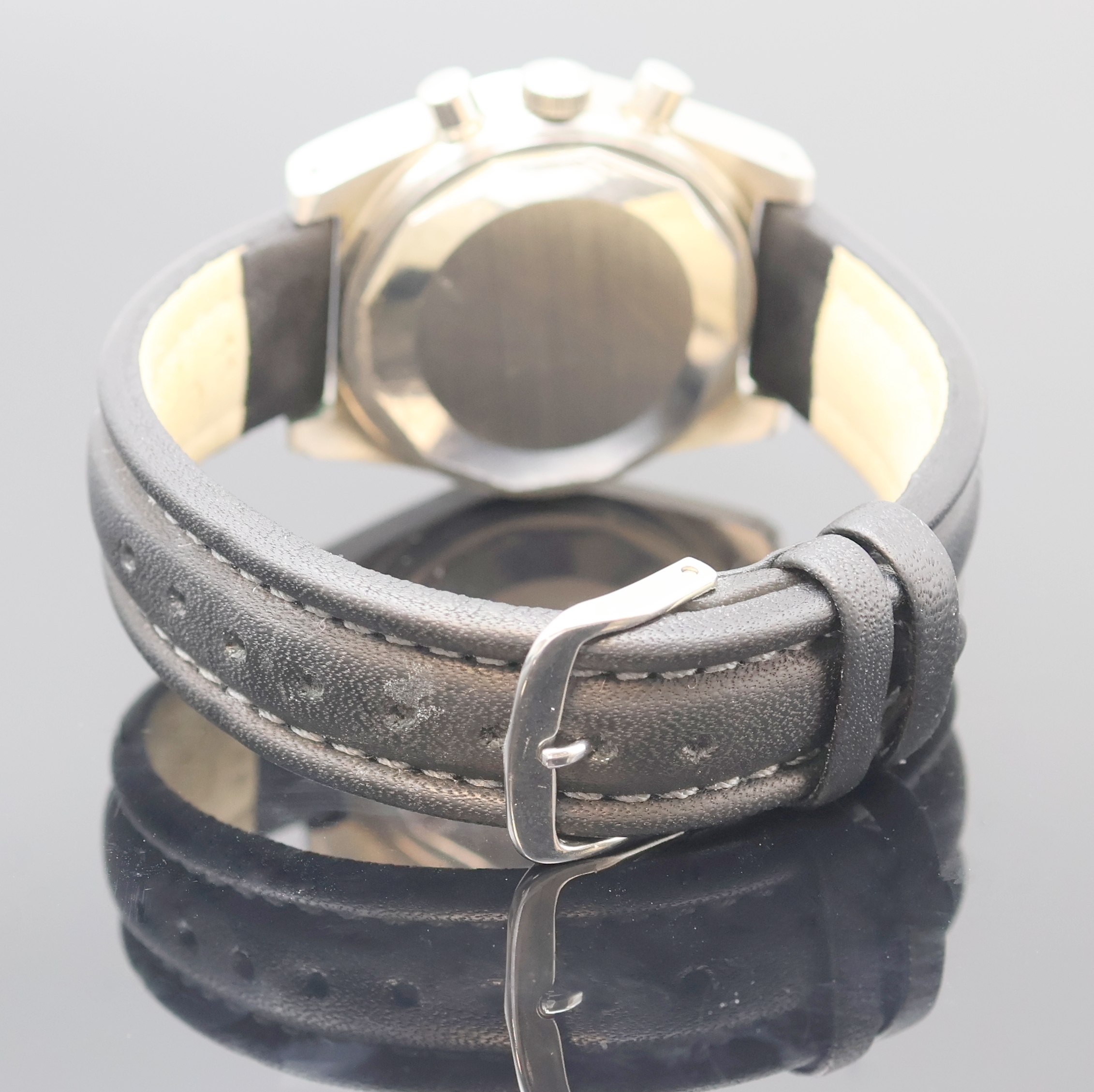 Detail c: TISSOT Armbandchronograph PR 516 Referenz 40528-1X, Schweiz um 1970, Handaufzug, Edelstahlgeh., Boden verschr., Tachymeter- Lünette, schwarzes ...