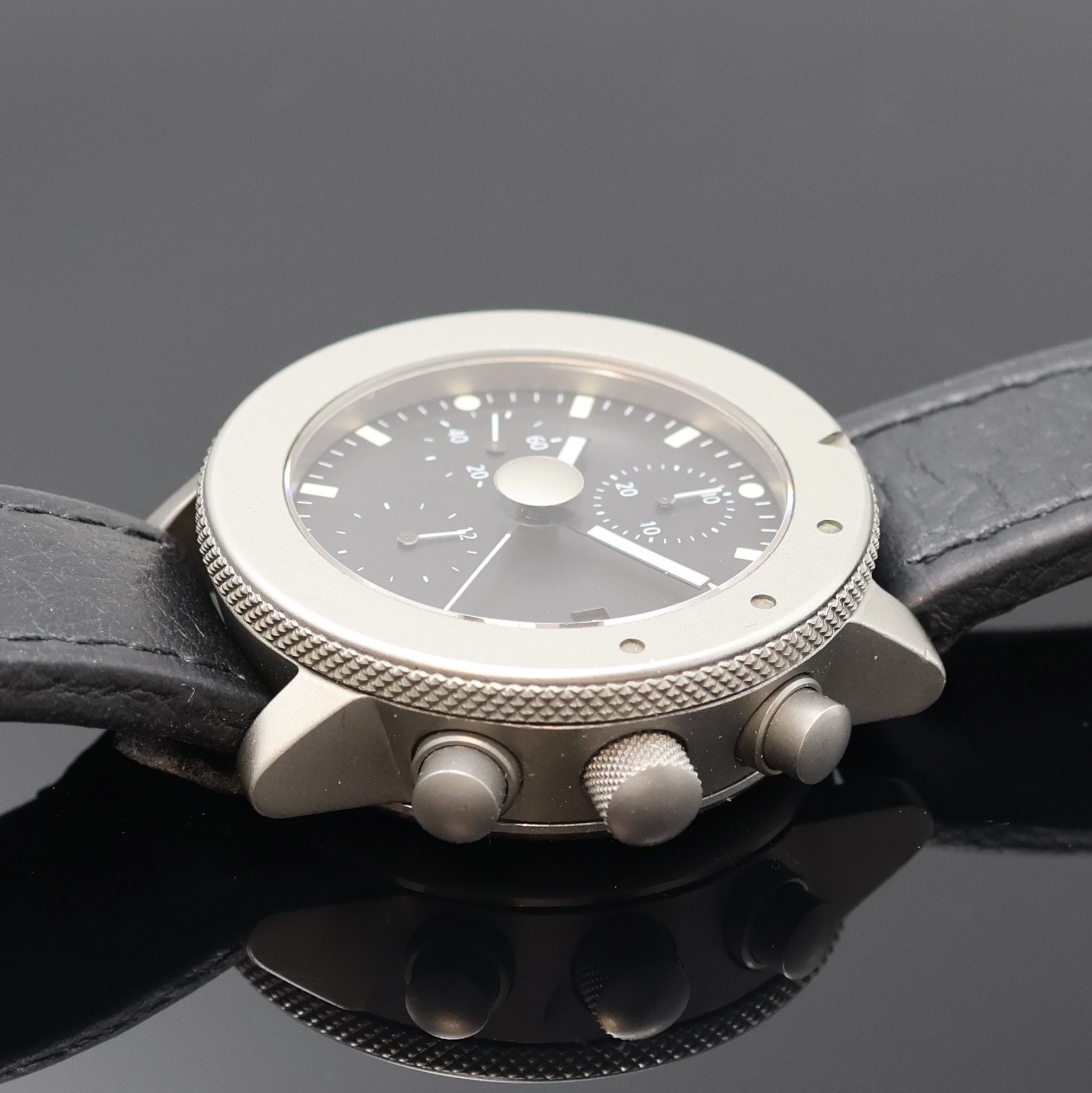 Detail b: VENTURA Armbandchronograph V-Matic Design Hannes Wettstein, Schweiz um 1995, Automatik, Chronometer in Titan beids. vergl., Boden aufgedr., Krone ...