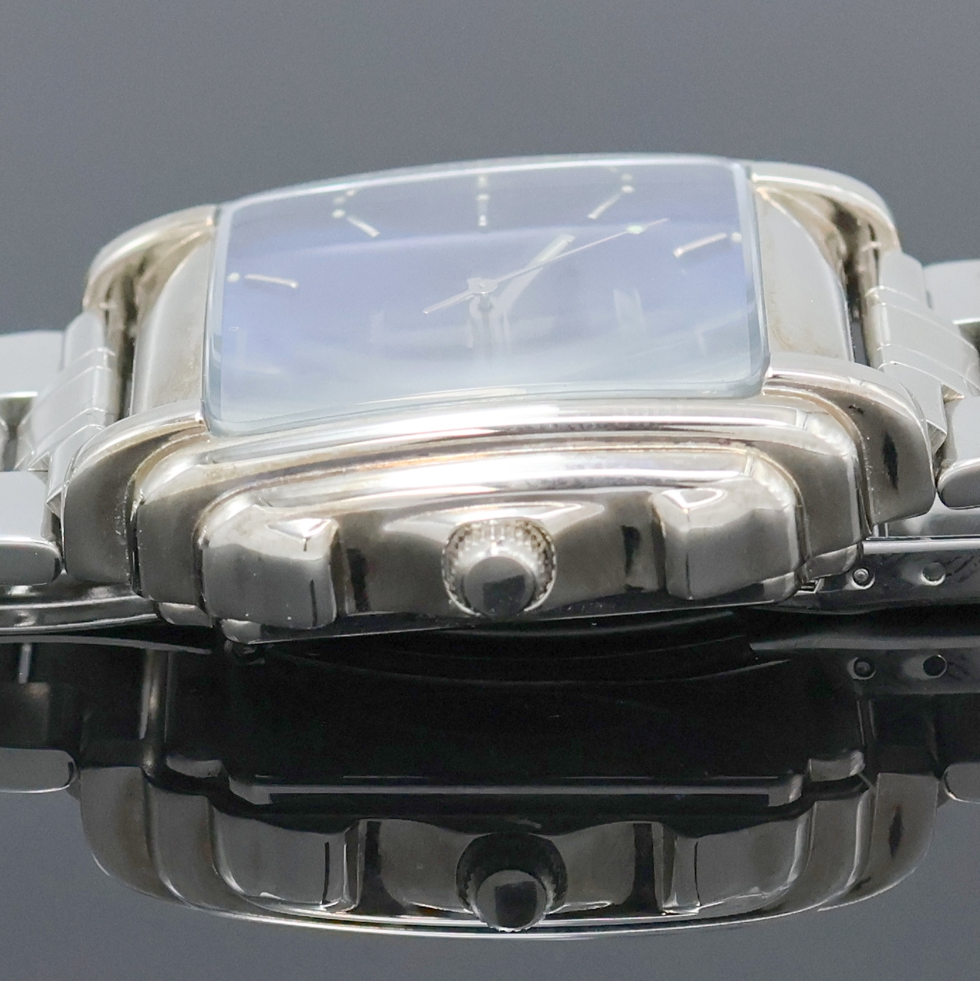 Detail d: ZENO De Luxe Herrenarmbanduhr in Stahl, Schweiz um 1995, Automatik, beids. vergl. Geh., Krone verschr., Boden 8-fach verschr., neutr. Gliederband m. ...