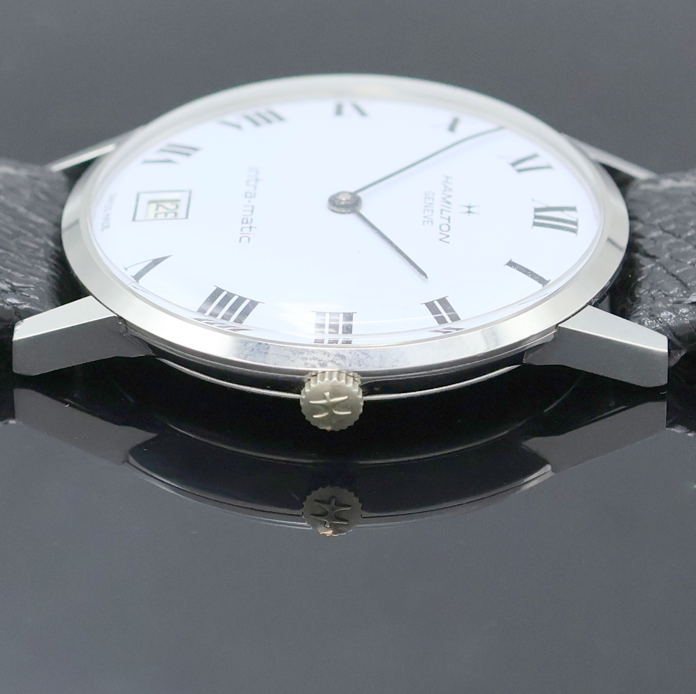 Detail d: HAMILTON Intra-Matic Armbanduhr Referenz 92006, Schweiz um 1965, Automatik, Edelstahlgeh., Boden aufgedr., weißes Zifferbl., röm. Zahlen, Datum b. ...
