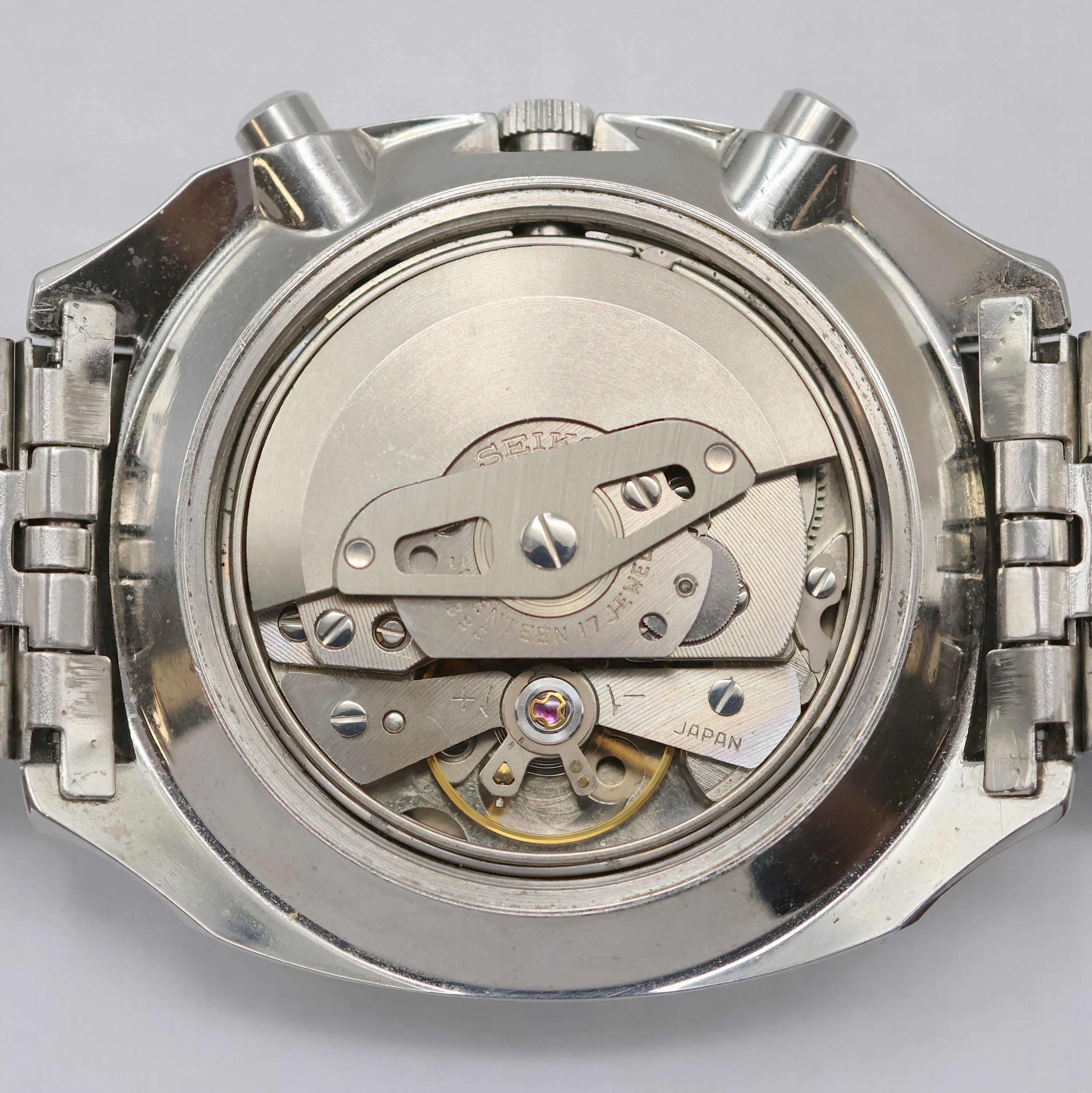 Detail d: SEIKO Armbandchronograph Referenz 6139-6020,Japan 1970er Jahre, Automatik, Edelstahlgeh. inkl. Gliederband m. Faltschl., Boden verschr., schwarzes ...