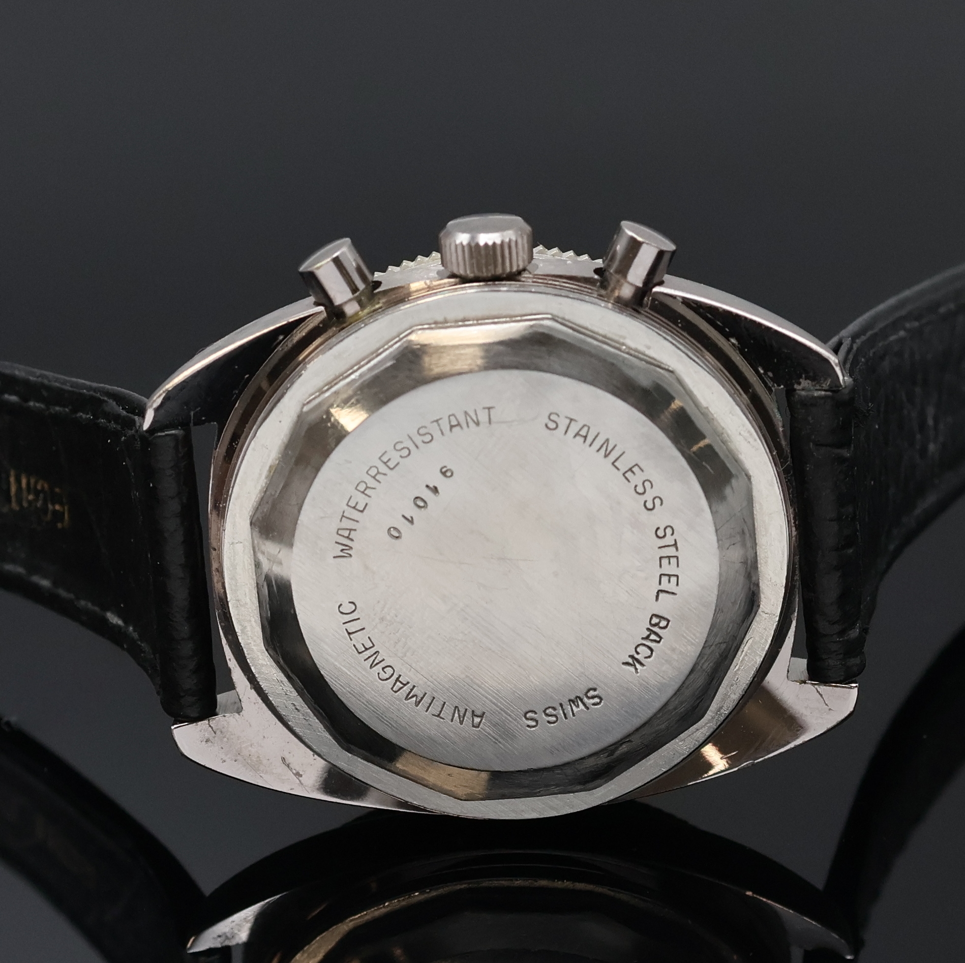 Detail c: LANCO verchromter Armbandchronograph, Schweiz um 1970, Handaufzug, Stahlboden verschr., Lünette m. 60er teil. beids. drehb., blaues Zifferbl. m. ...