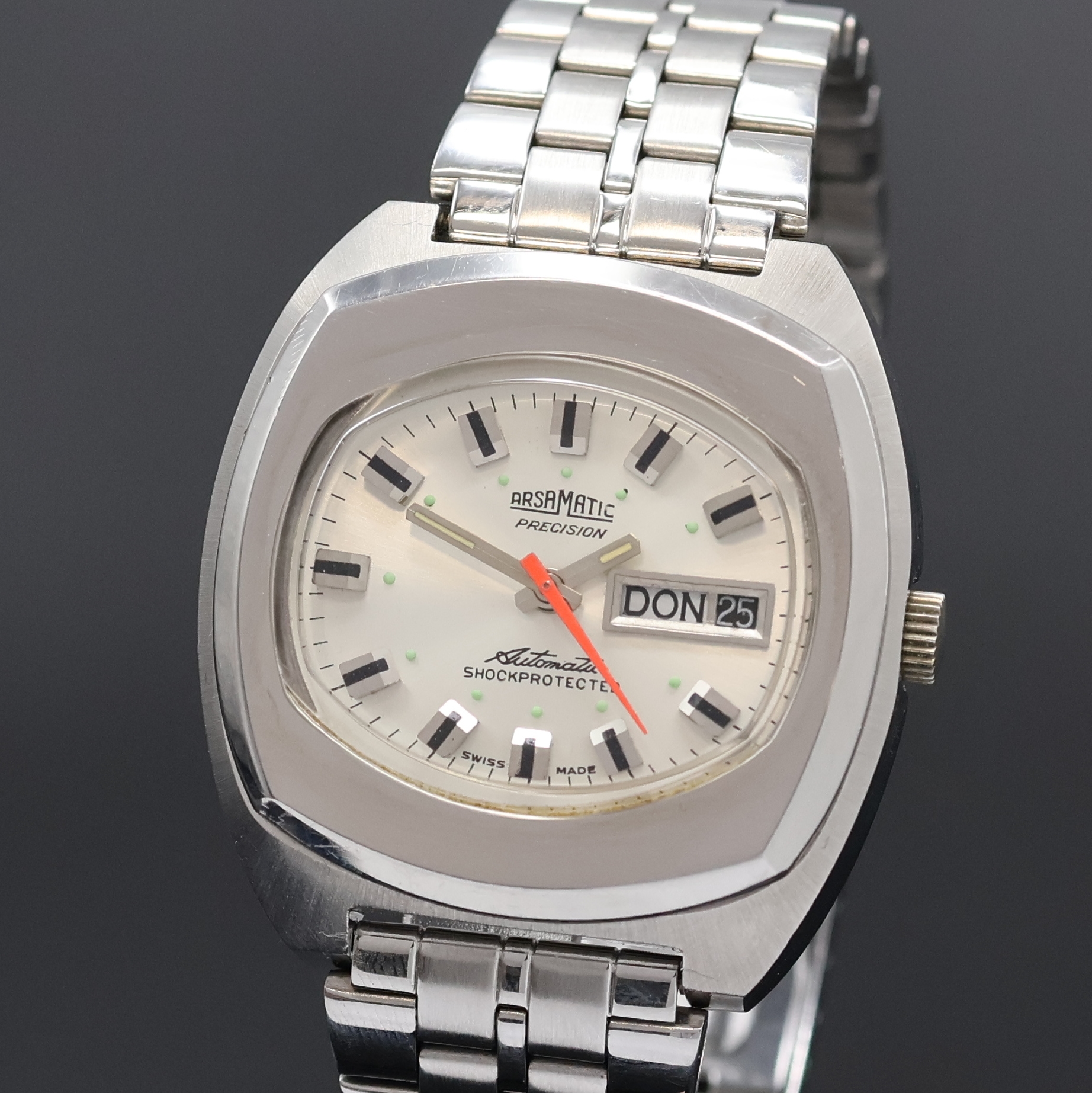 Detail a: ARSA-MATIC Precision Herrenarmbanduhr in Stahl, Schweiz um 1970, Automatik, Boden verschr., neutr. Stahlband m. Faltschl., silb. Zifferbl. m. aufges. ...