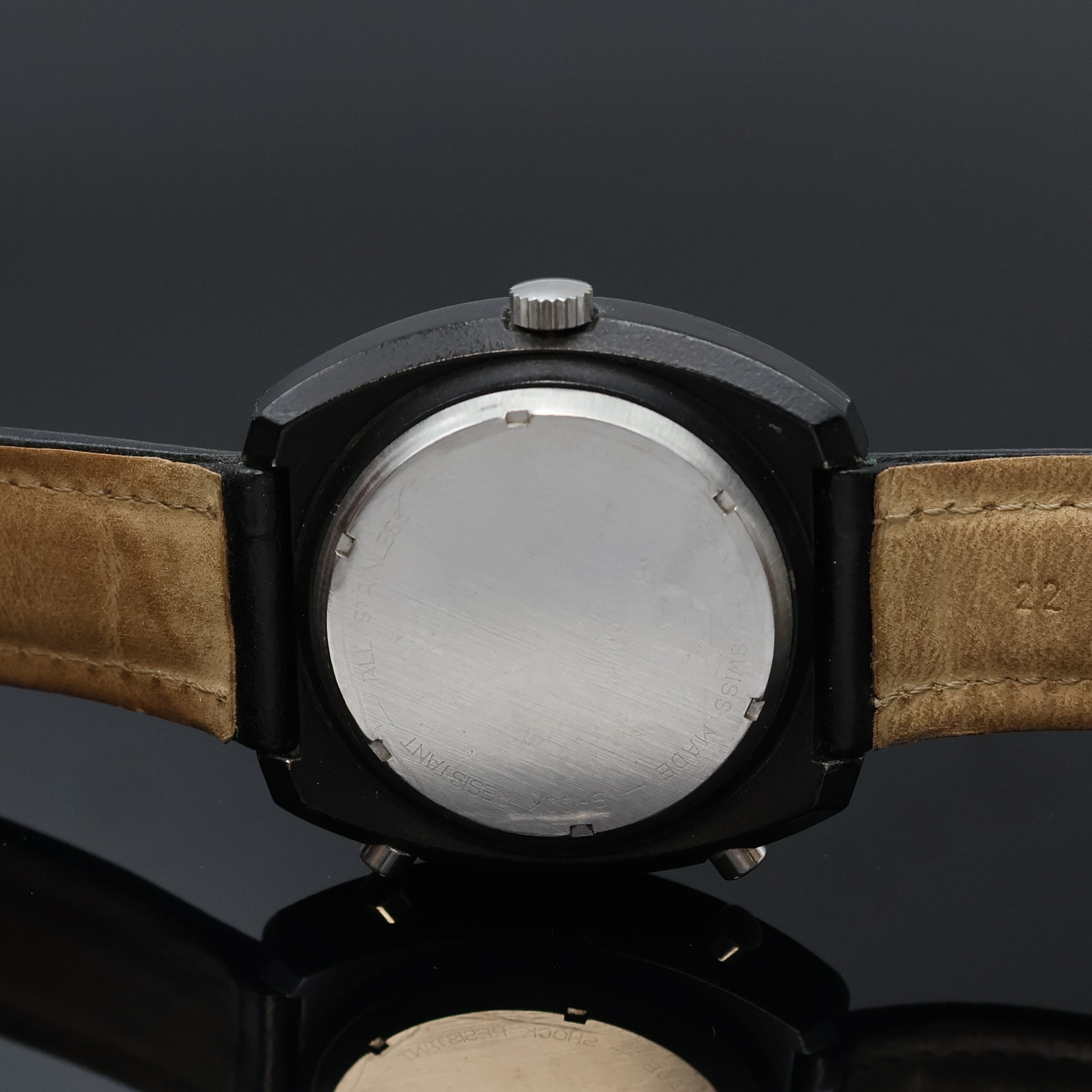 Detail d: KELEK Armbandchronograph in Stahl, Schweiz um 1970, Handaufzug, Geh. teils geschw., Boden verschr., graues Zifferbl. m. Leuchtind., Leuchtzeiger, 12 ...