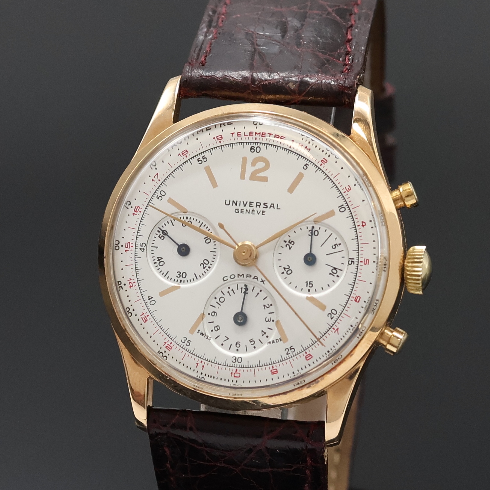 Detail a: UNIVERSAL GENEVE Compax Armbandchronograph in RoseG 750/000, Schweiz um 1950, Handaufzug, Boden aufgedr., silb. Zifferbl. rest., gold. Std.-Ind., ...