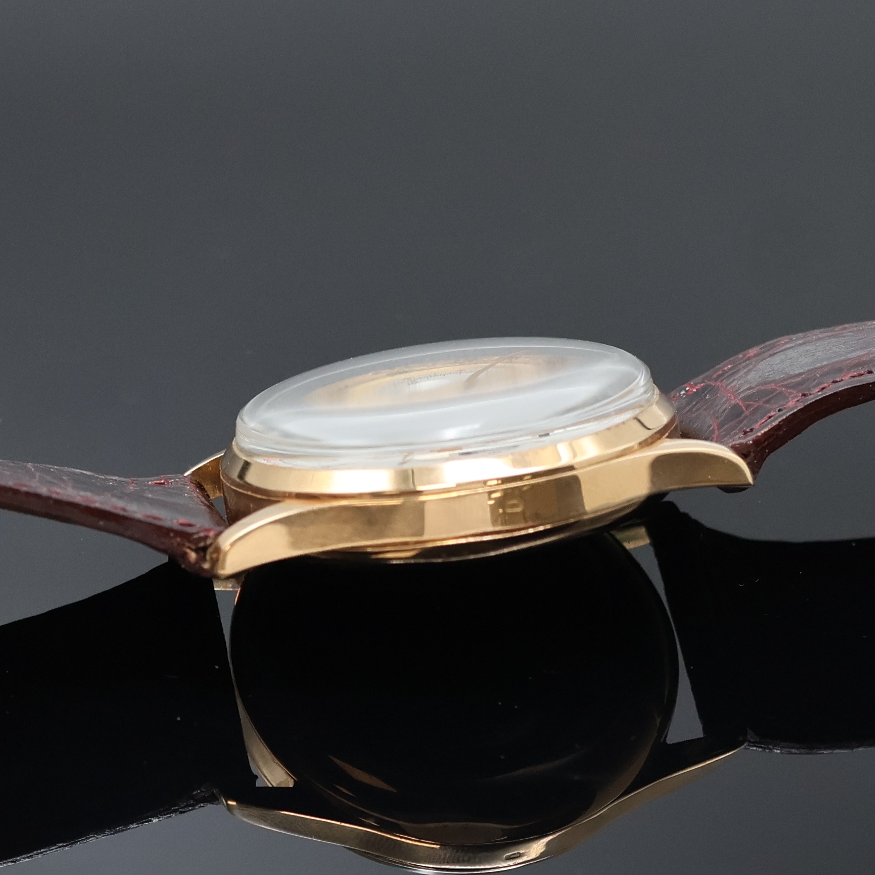 Detail c: UNIVERSAL GENEVE Compax Armbandchronograph in RoseG 750/000, Schweiz um 1950, Handaufzug, Boden aufgedr., silb. Zifferbl. rest., gold. Std.-Ind., ...