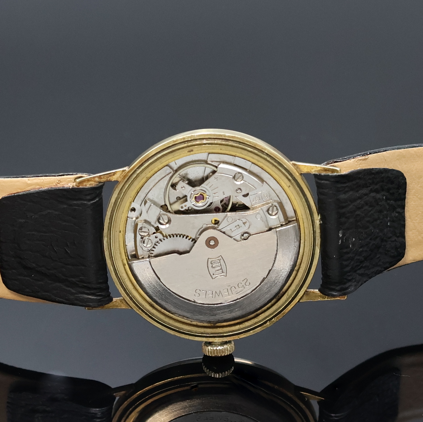 Detail e: ZEWI Armbanduhr in GG 585/000, Schweiz um 1965, Automatik, Boden aufgedr., silb. Zifferbl. m. gold. Std.-Ind., gold. Zeiger, Datum b. 3, Kal. ...