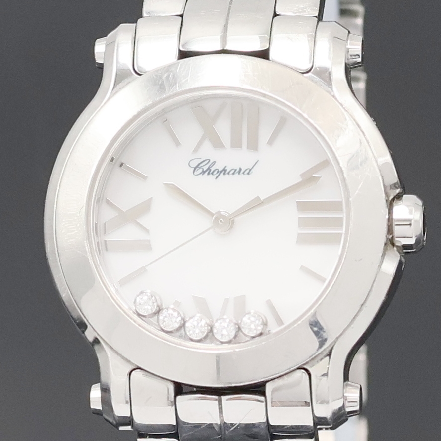 Detail a: CHOPARD Damenarmbanduhr Serie Happy Sport Referenz 8509, Schweiz um 2015, quarz, Edelstahlgeh. inkl. Gliederband m. dopp. Faltschl., Boden 6-fach ...
