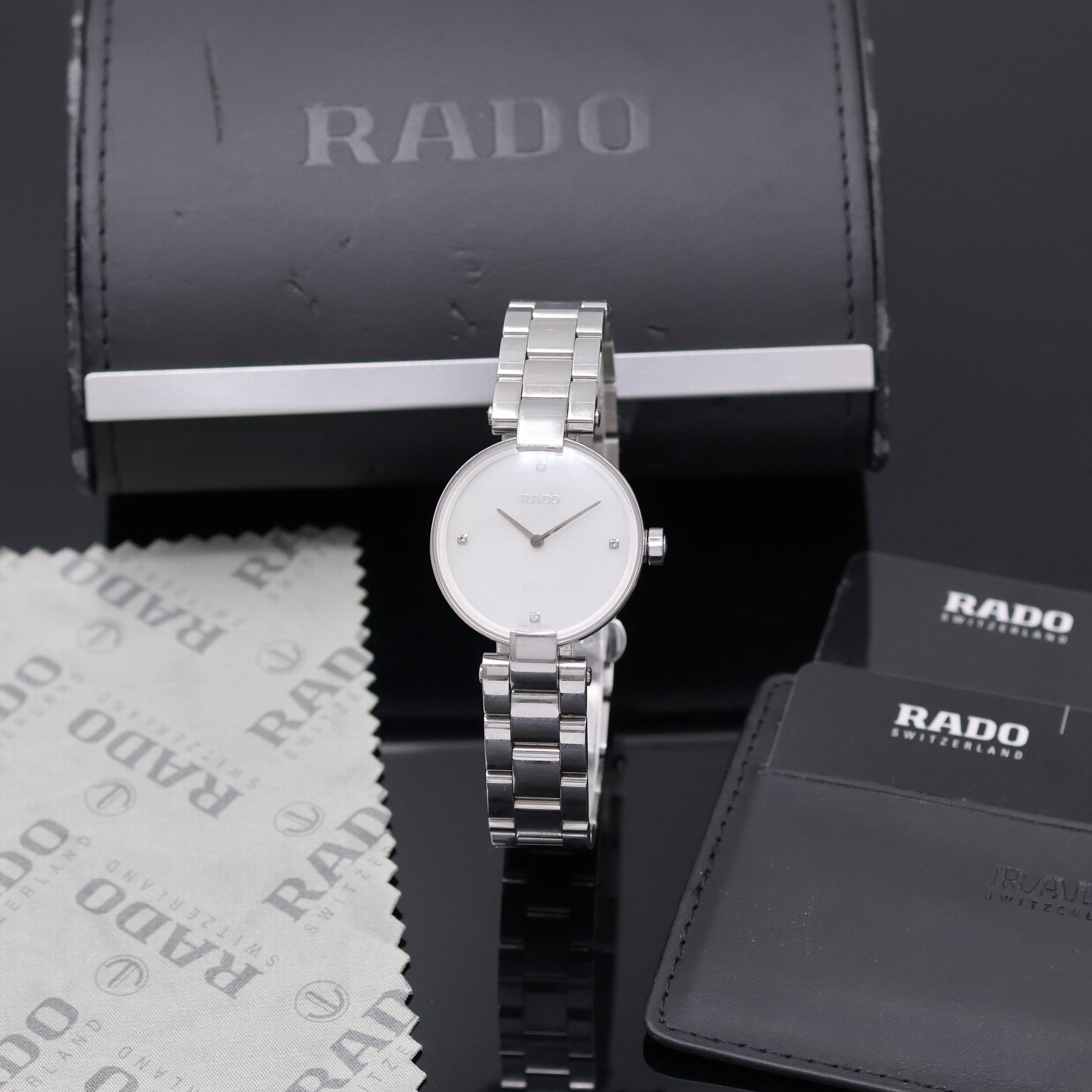Image 27002735 - RADO Damenarmbanduhr Coupole Classic Diamonds Referenz 01.963.3854.4.093, Schweiz um ...
