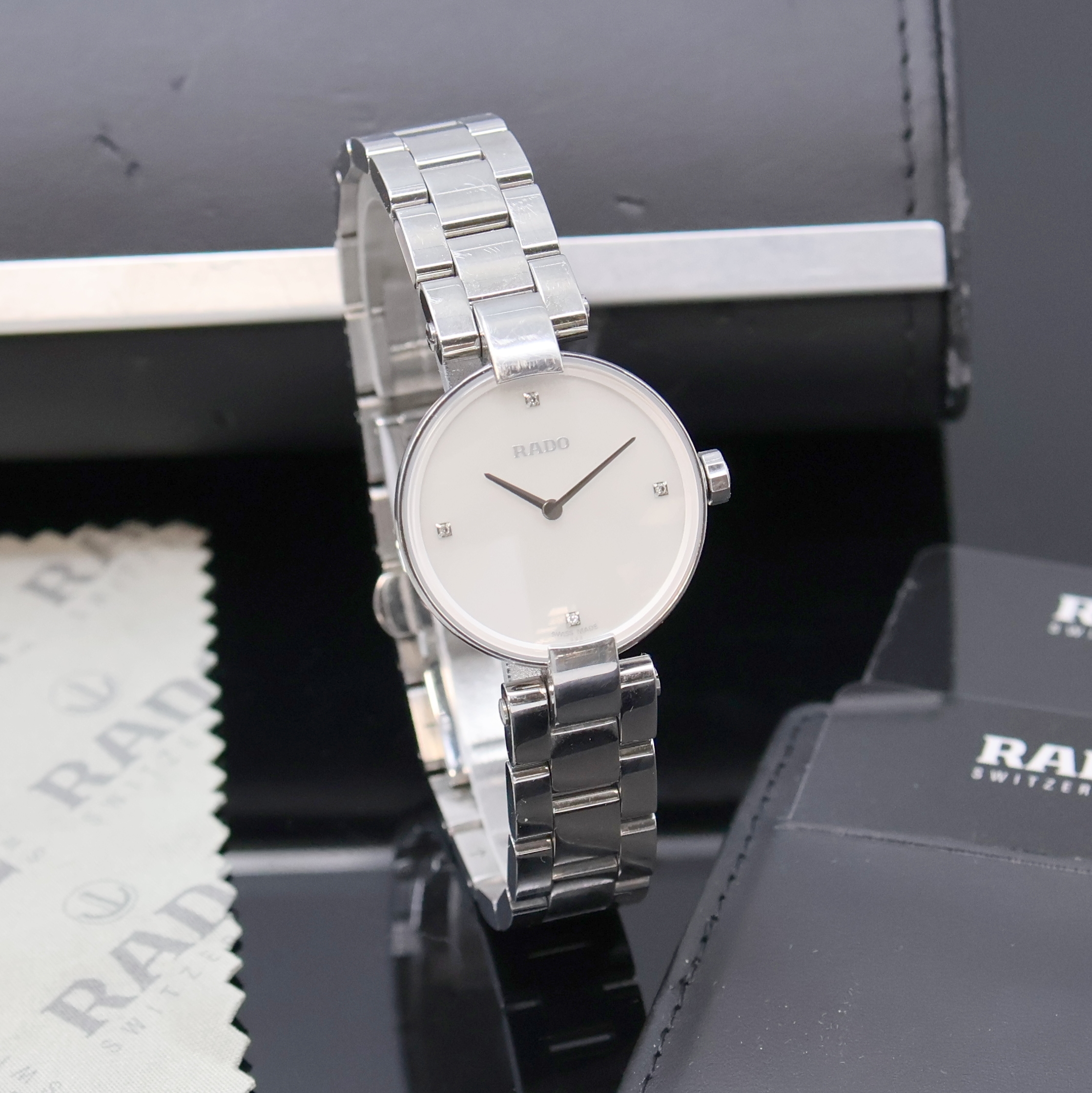 Detail b: RADO Damenarmbanduhr Coupole Classic Diamonds Referenz 01.963.3854.4.093, Schweiz um 2018, quarz, Edelstahlgeh. inkl. orig. Gliederband m. dopp. ...