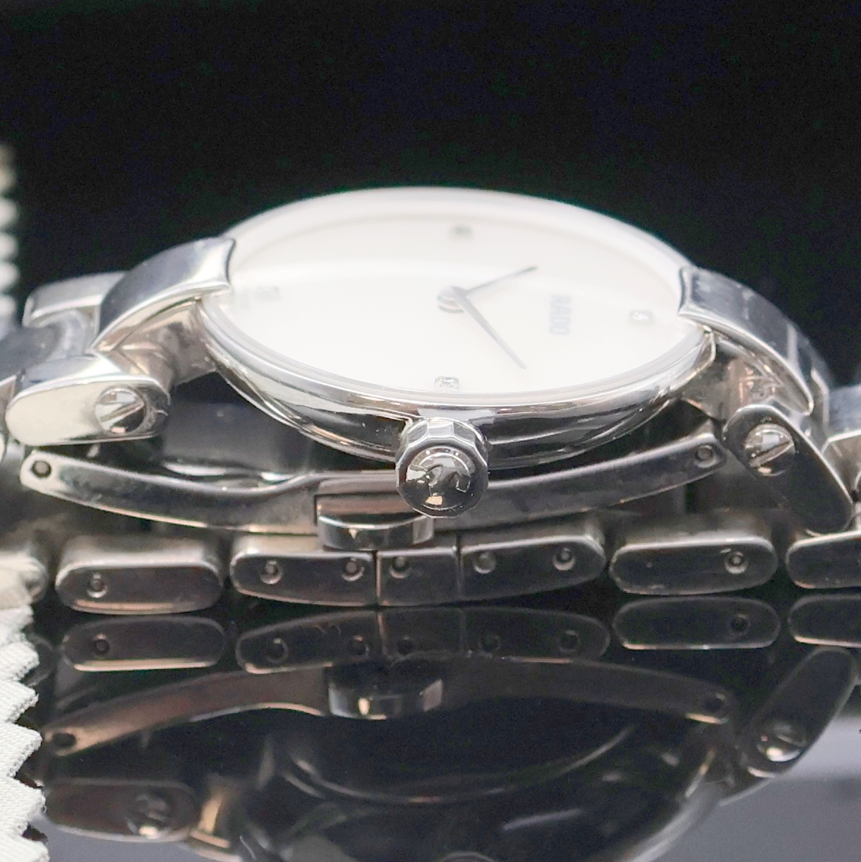 Detail d: RADO Damenarmbanduhr Coupole Classic Diamonds Referenz 01.963.3854.4.093, Schweiz um 2018, quarz, Edelstahlgeh. inkl. orig. Gliederband m. dopp. ...