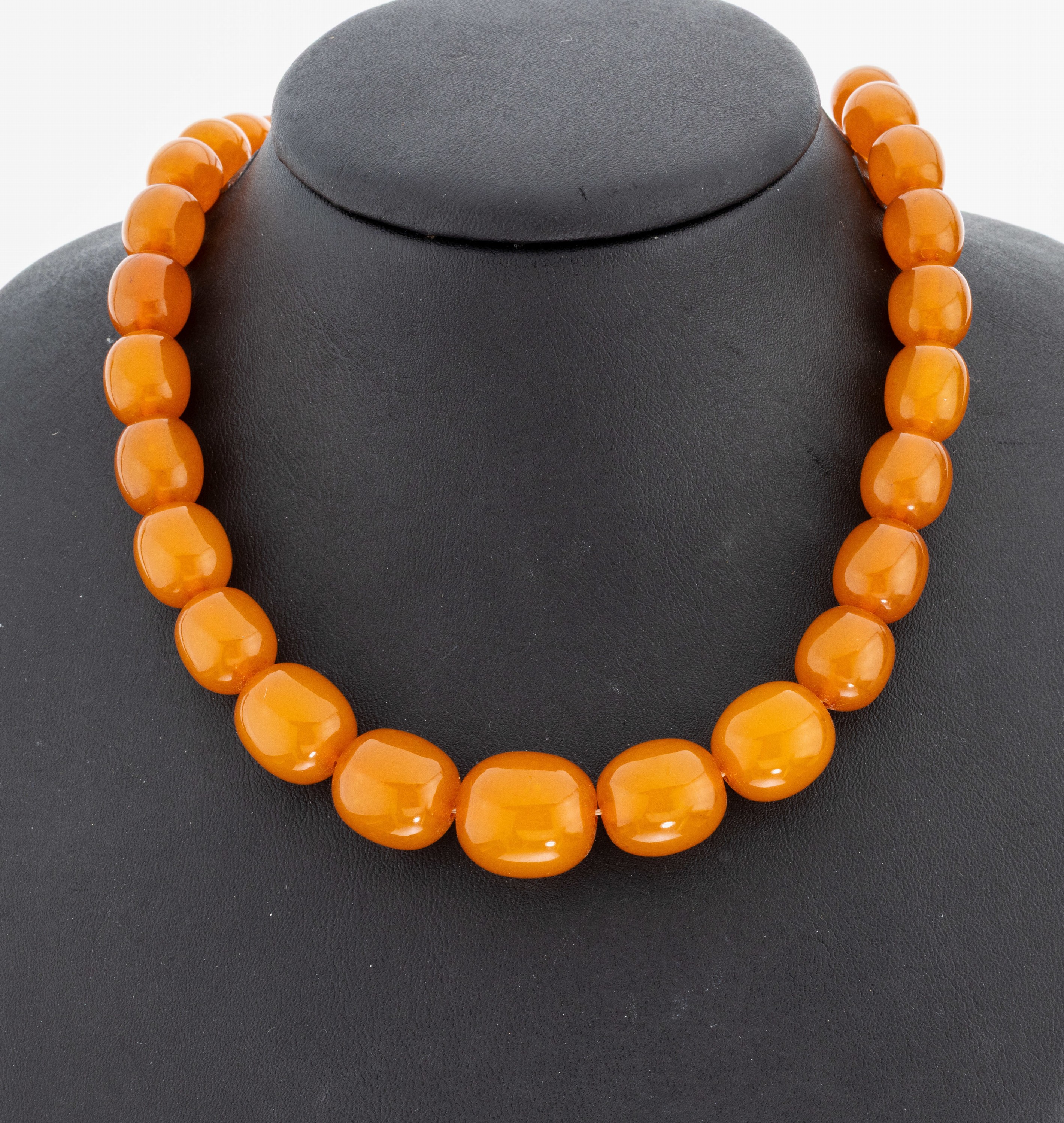 Image 27002970 - Bernstein-Collier, Bernstein-Oliven im Verlauf, D. ca. 8.4-16.2 mm, L. ca. 54 cm, ...