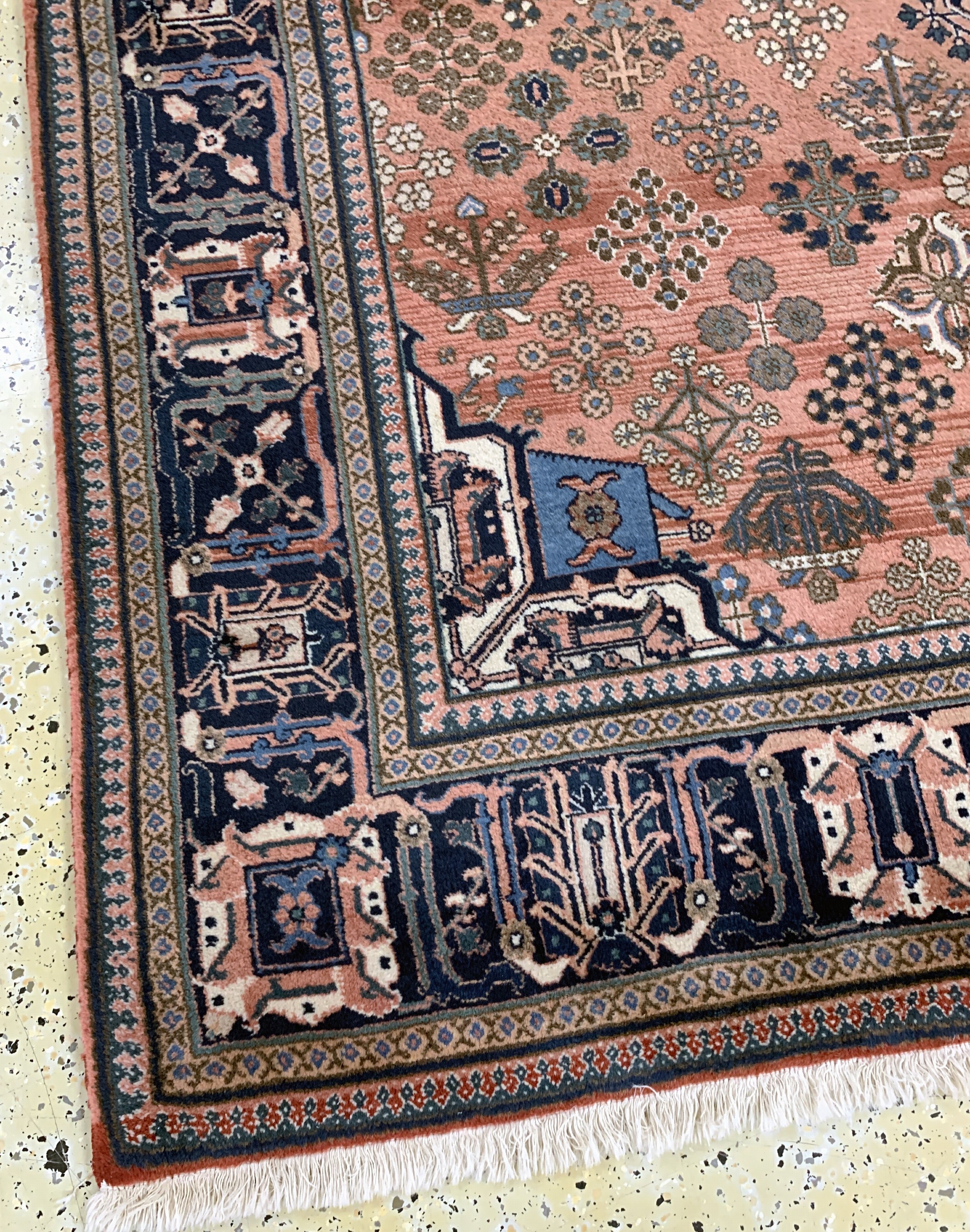 Detail e: Meymeh fein, Persien, Ende 20.Jhd, Korkwolle auf Baumwolle, ca. 260 x 170 cm, verblasst, EHZ: 2