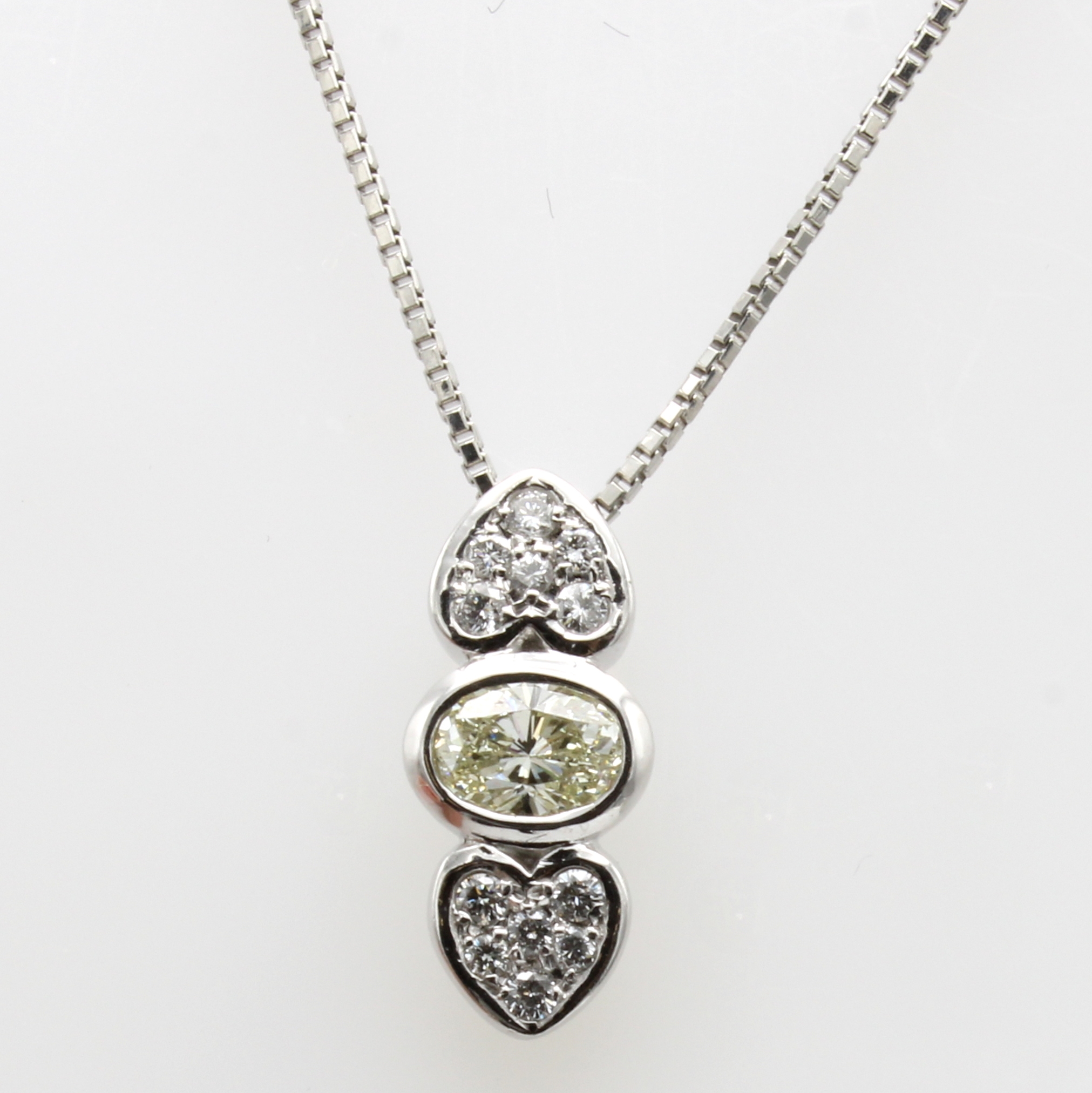 Image 27003461 - Anhänger mit Brillanten an Kette, Anhänger 900er Platin bes. m. 1 ovalen Brill. ca. ...