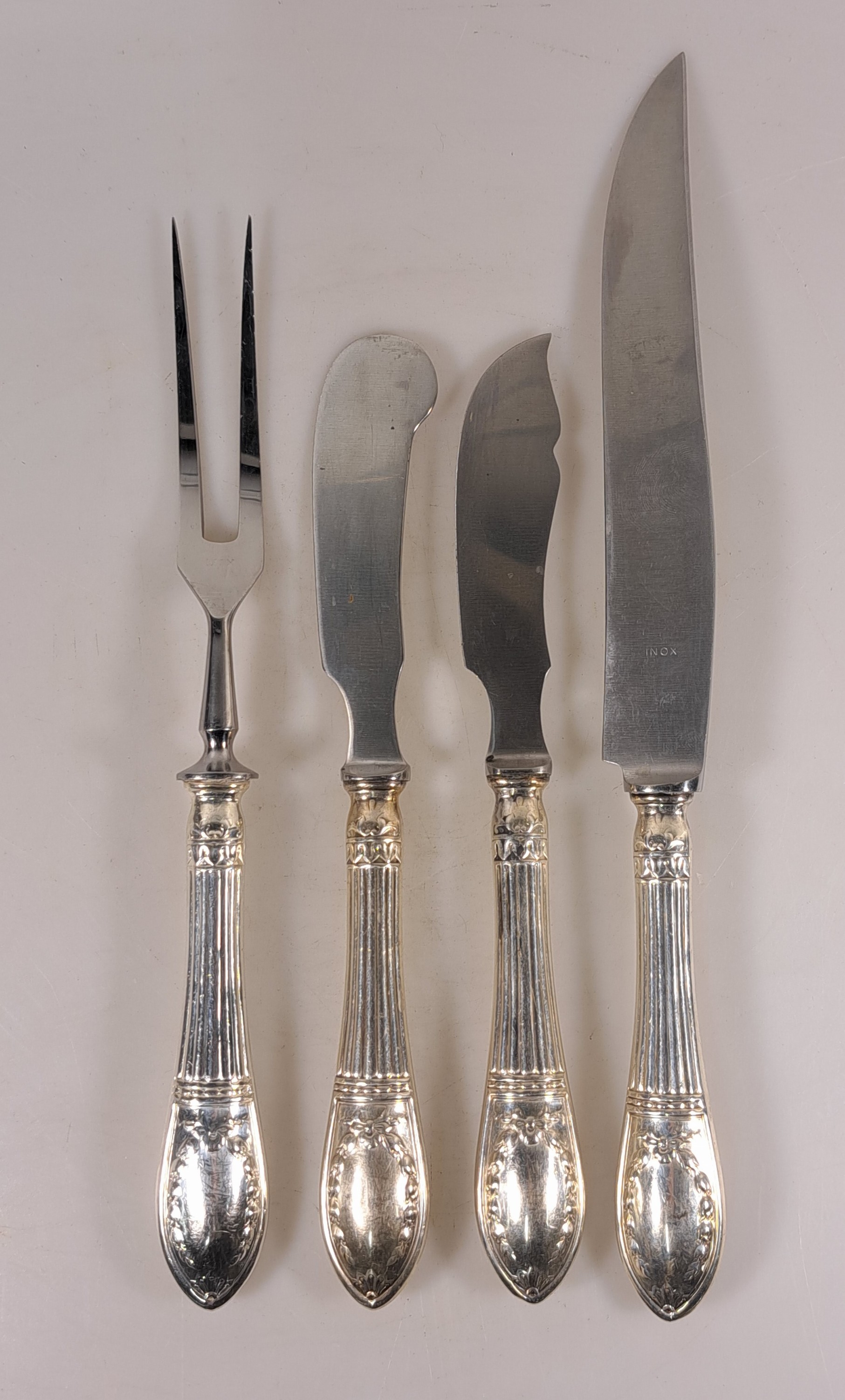 Detail k: Silberbesteck, Wilkens & Söhne, Modell Straßburger Empire, 800er Silber, 6 Gabeln, 6 Messer, 6 Löffel, 6 Teelöffel, Butter- und Käsemesser, ...