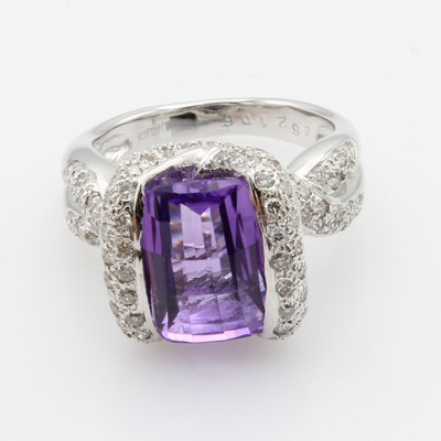 Image Ring mit Amethyst und Brillanten, WG 750/000, Amethyst im Schachbrettschliff ca. 4.62 ...