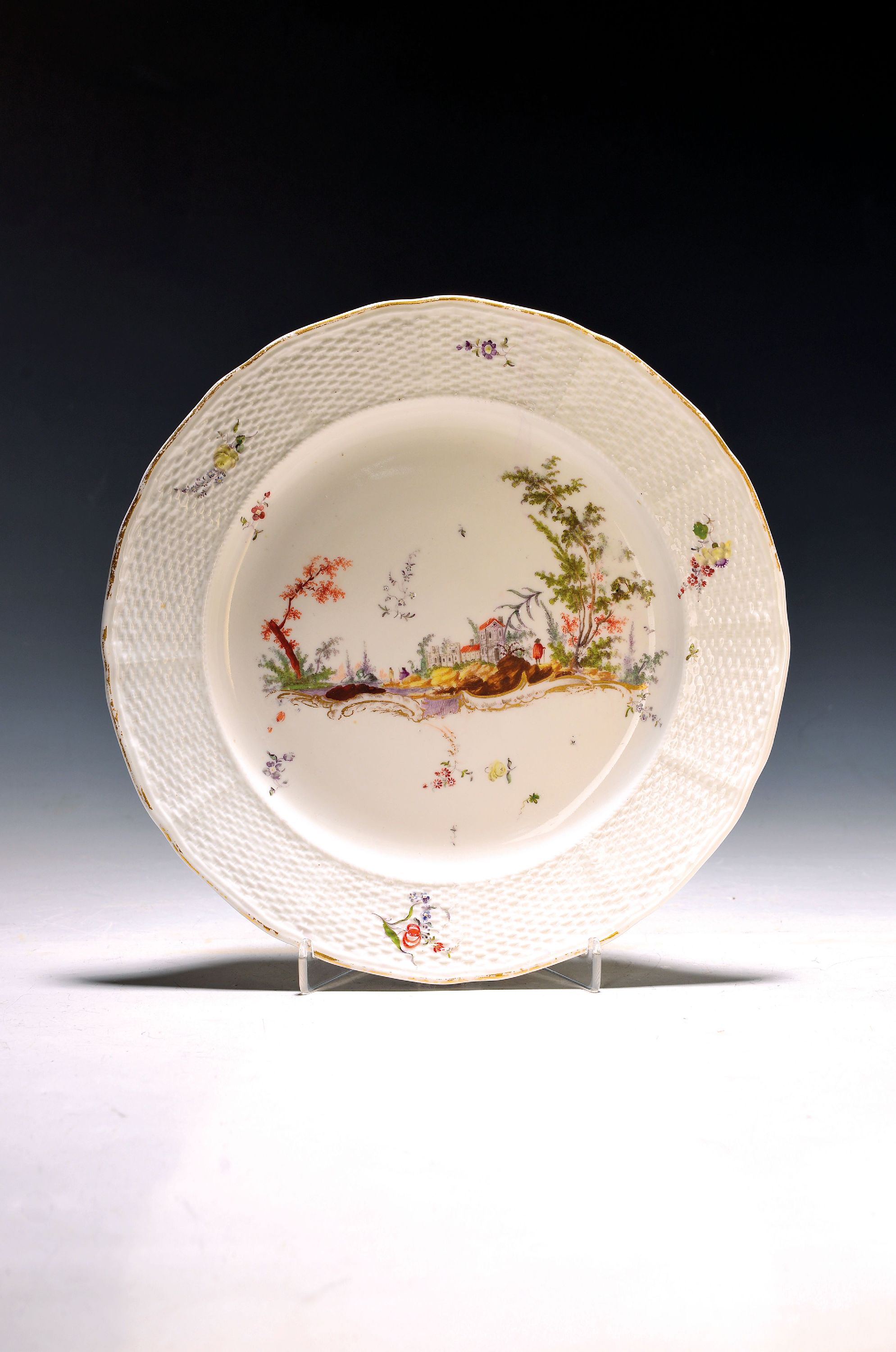 Image 27003740 - Teller, Frankenthal, Joseph Adam Hannong, 1759-62, Löwenmarke mit Monogramm, Korbrelief ...