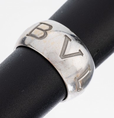 Image 18 kt Gold BULGARI Ring, WG 750/000, Modell Monologo, umlaufender Bulgari Schriftzug, ...