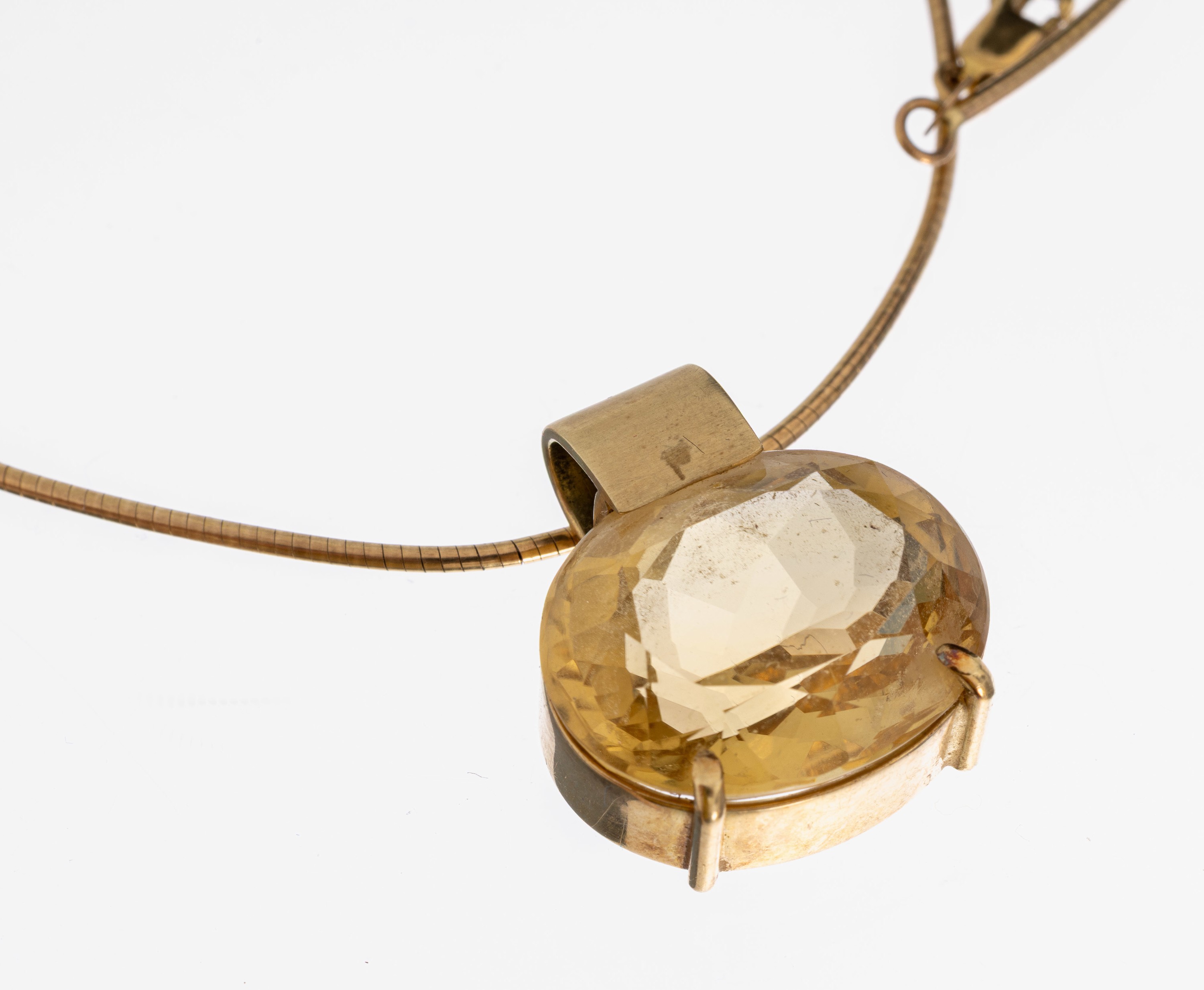 Image 27003916 - 14 kt Gold Citrin-Anhänger, GG 585/000, ovalfacett. Citrin, an Halsreif, GG 333/000, ...