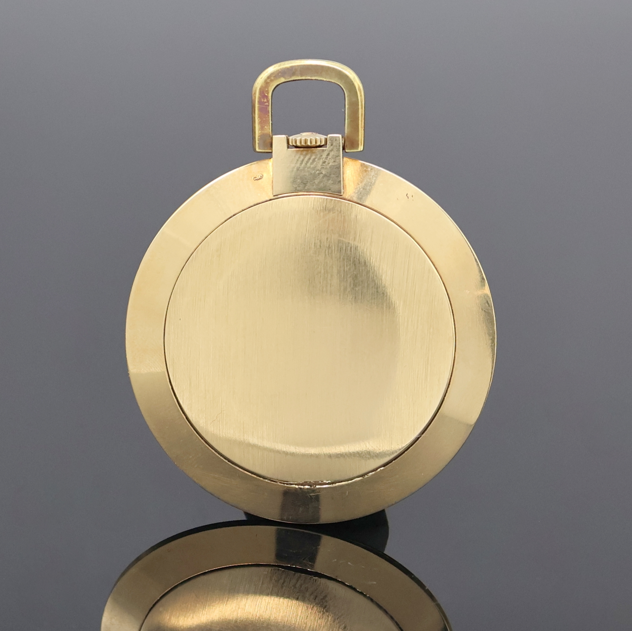 Detail a: TISSOT Frackuhr in GG 585/000, Handaufzug, Schweiz um 1975, 3-teil. Geh., Boden und Glasrand aufgedr., silb. Zifferbl. m. aufgel. Indizes, Werk ...