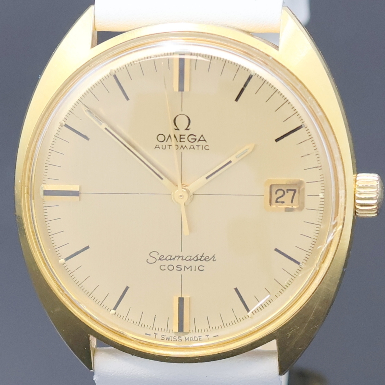 Detail a: OMEGA Herrenarmbanduhr Seamaster Cosmic in GG 750/000, Schweiz um 1968, Automatik, Einschalengeh., gold. Fadenkreuz-Zifferbl. m. 3 aufges. Indizes ...
