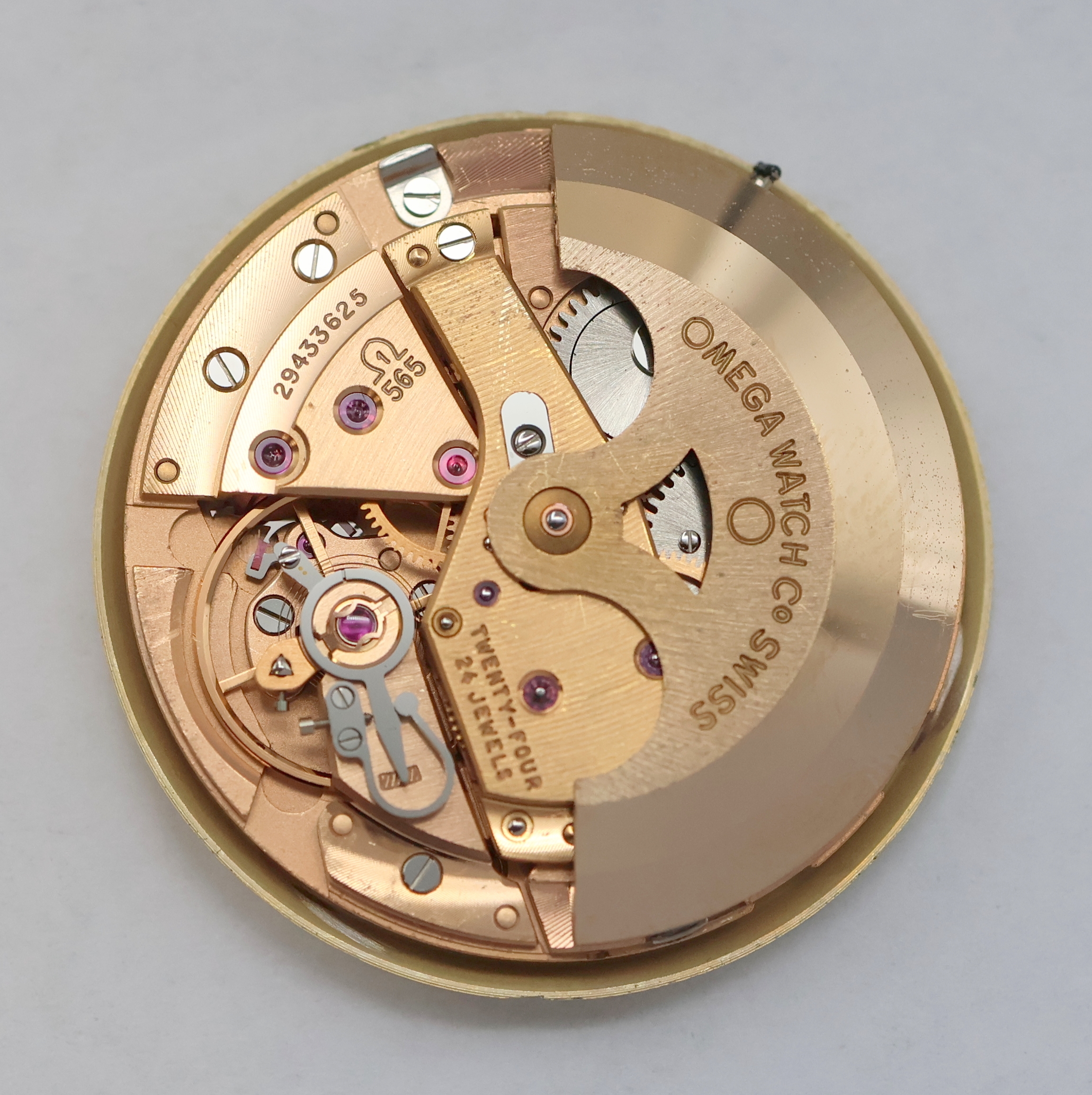 Detail g: OMEGA Herrenarmbanduhr Seamaster Cosmic in GG 750/000, Schweiz um 1968, Automatik, Einschalengeh., gold. Fadenkreuz-Zifferbl. m. 3 aufges. Indizes ...