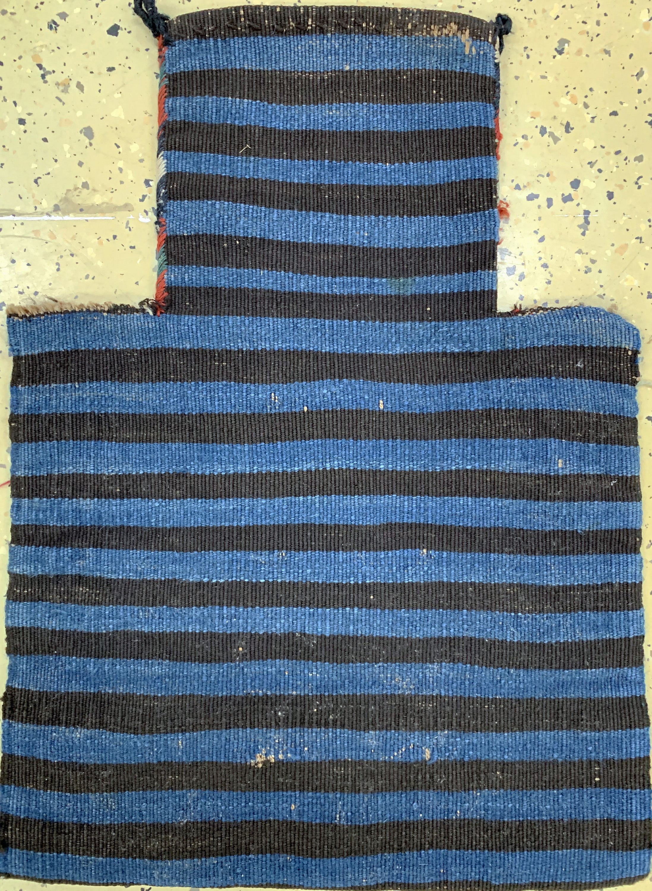 Detail d: Salztasche antik, Kaukasus, 19.Jhd, Wolle auf Wolle, ca. 64 x 51 cm, EHZ: 2
