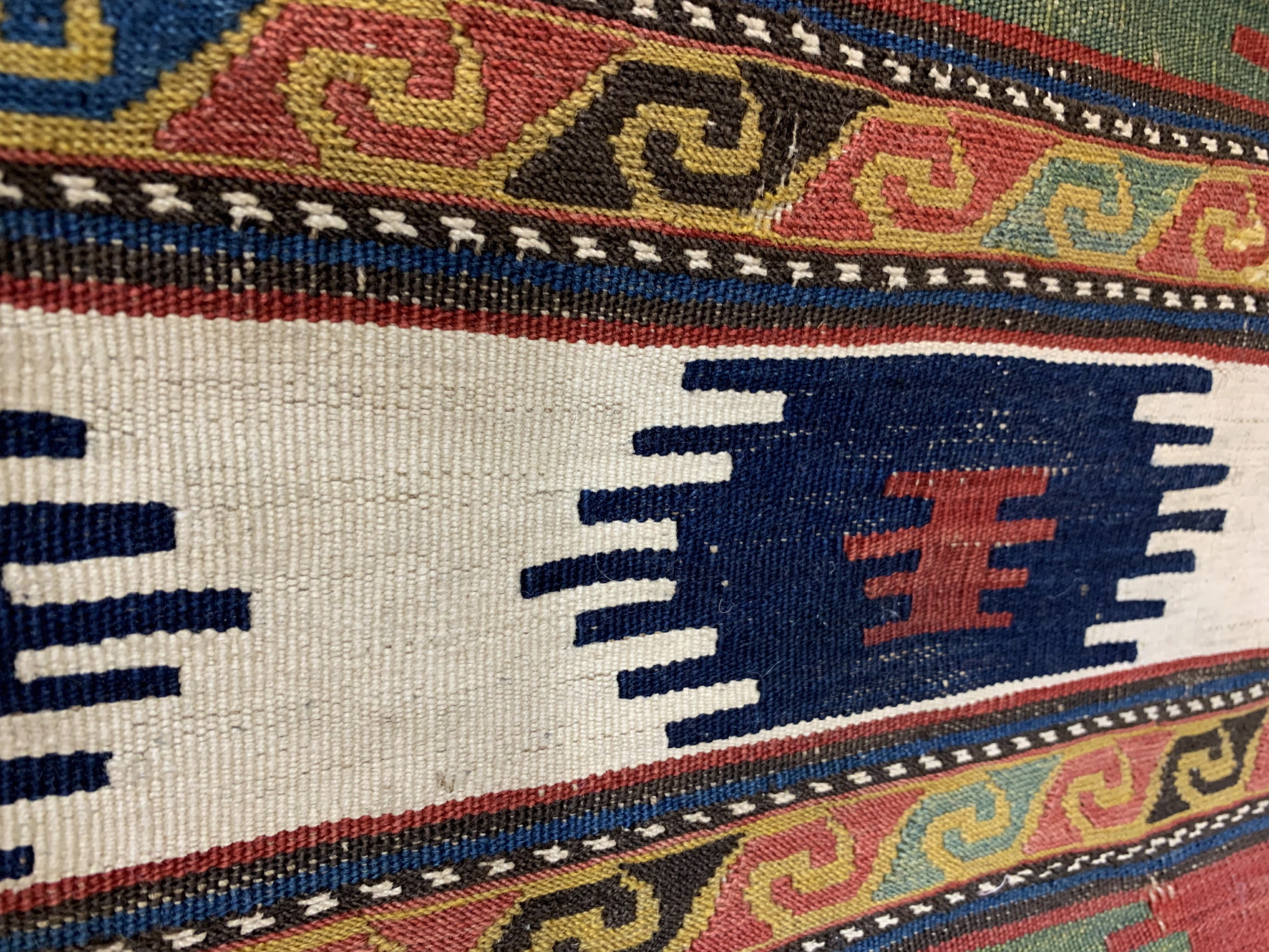 Detail d: Komplette Mafrasch antik, Kaukasus, 19.Jhd,Wolle auf Wolle, ca. 103 x 49 x 49 cm, EHZ: 2