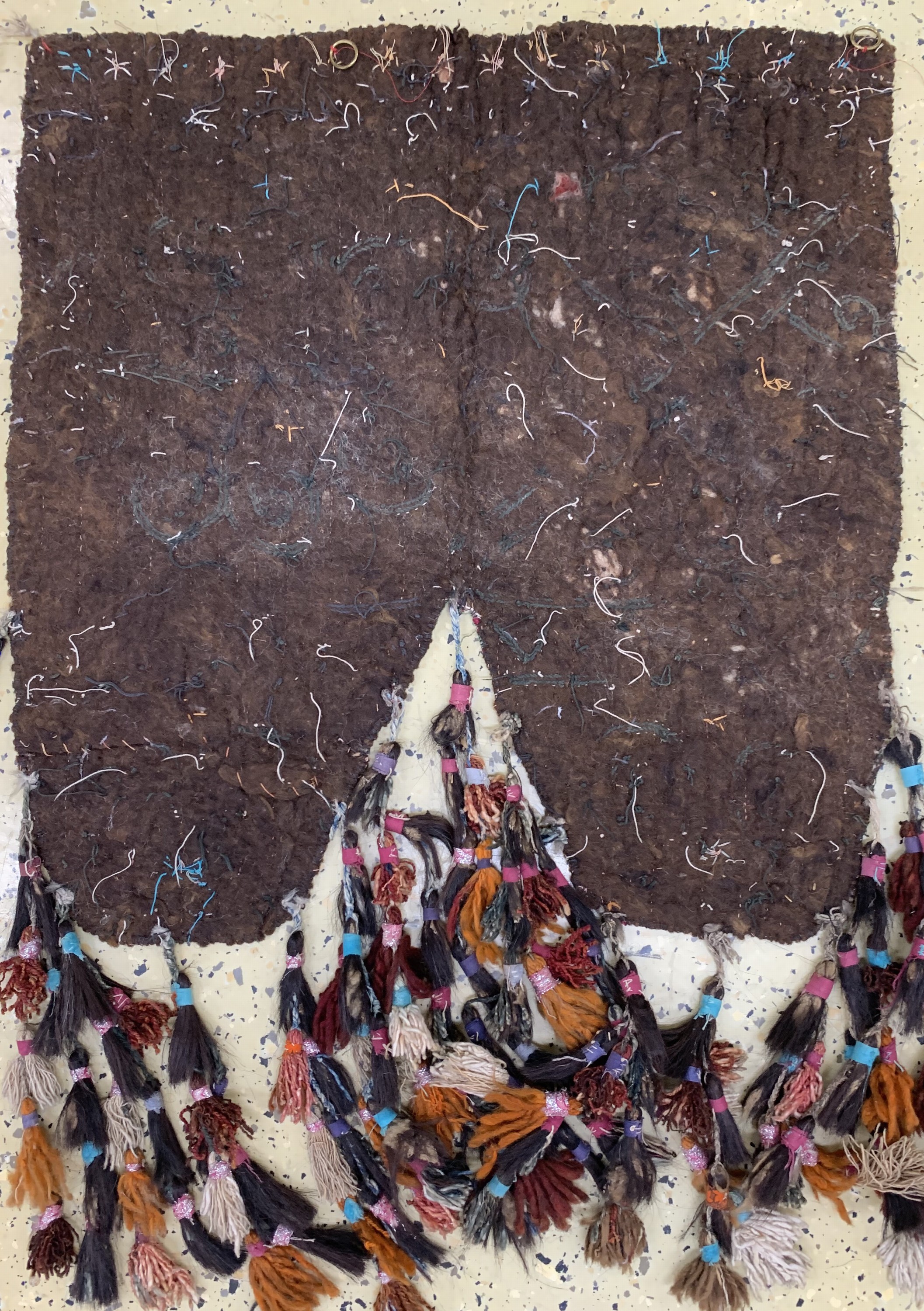 Detail f: Okbash antik, Uzbekistan, um 1900, bestickt mit Seide auf Filz, ca. 69 x 34 cm, EHZ: 2