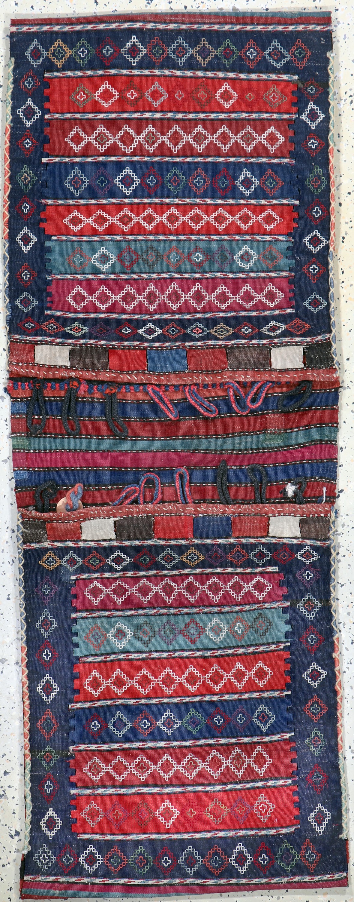 Image 27004075 - Armenische Doppelttasche, Armenien, 19.Jhd,Wolle auf Wolle, ca. 158 x 58 cm, EHZ: 2-3