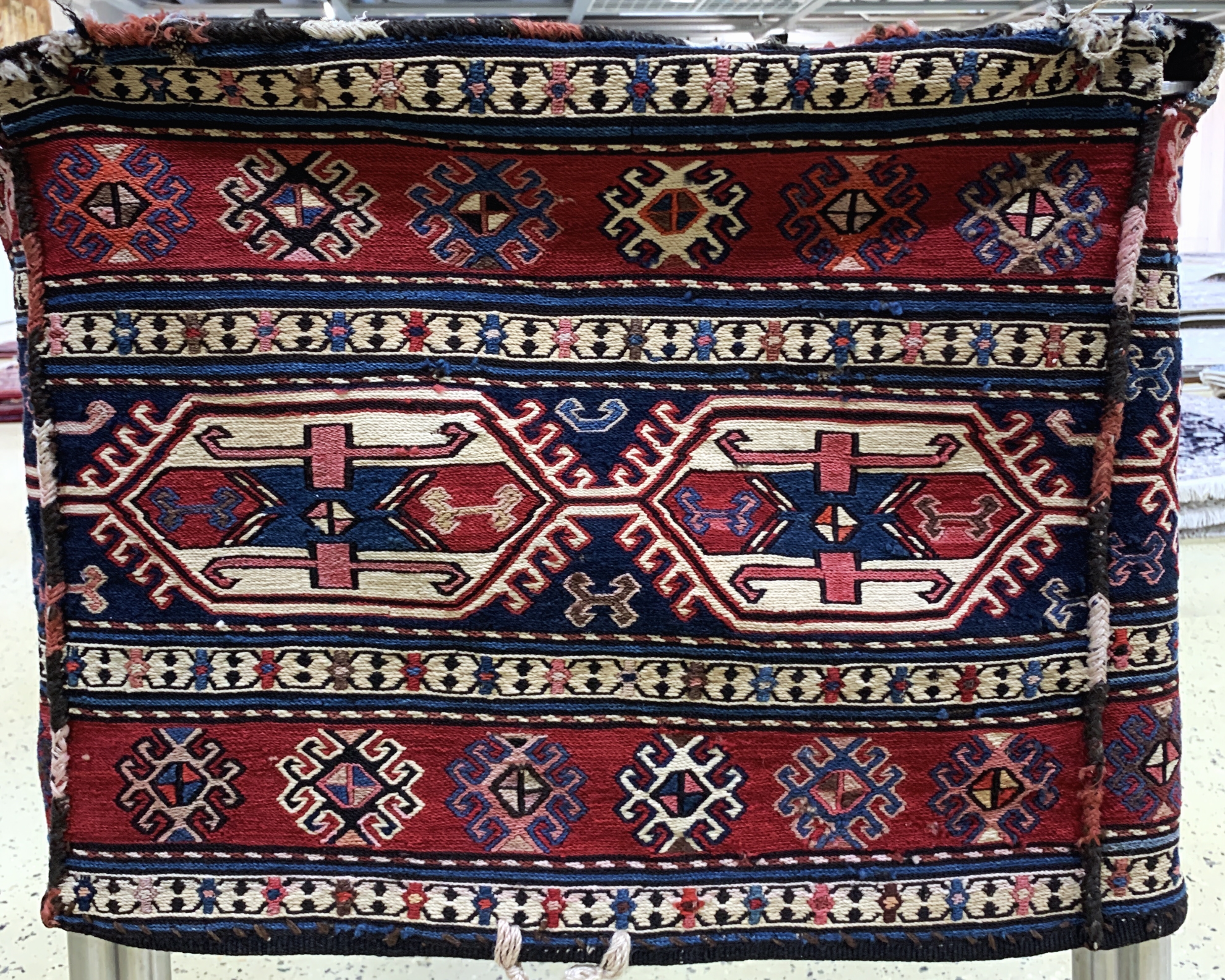Detail a: Shahsawan Mafrasch antik, Persien, um 1900,Wolle auf Wolle, ca. 102 x 54 x 46 cm, EHZ:2-3
