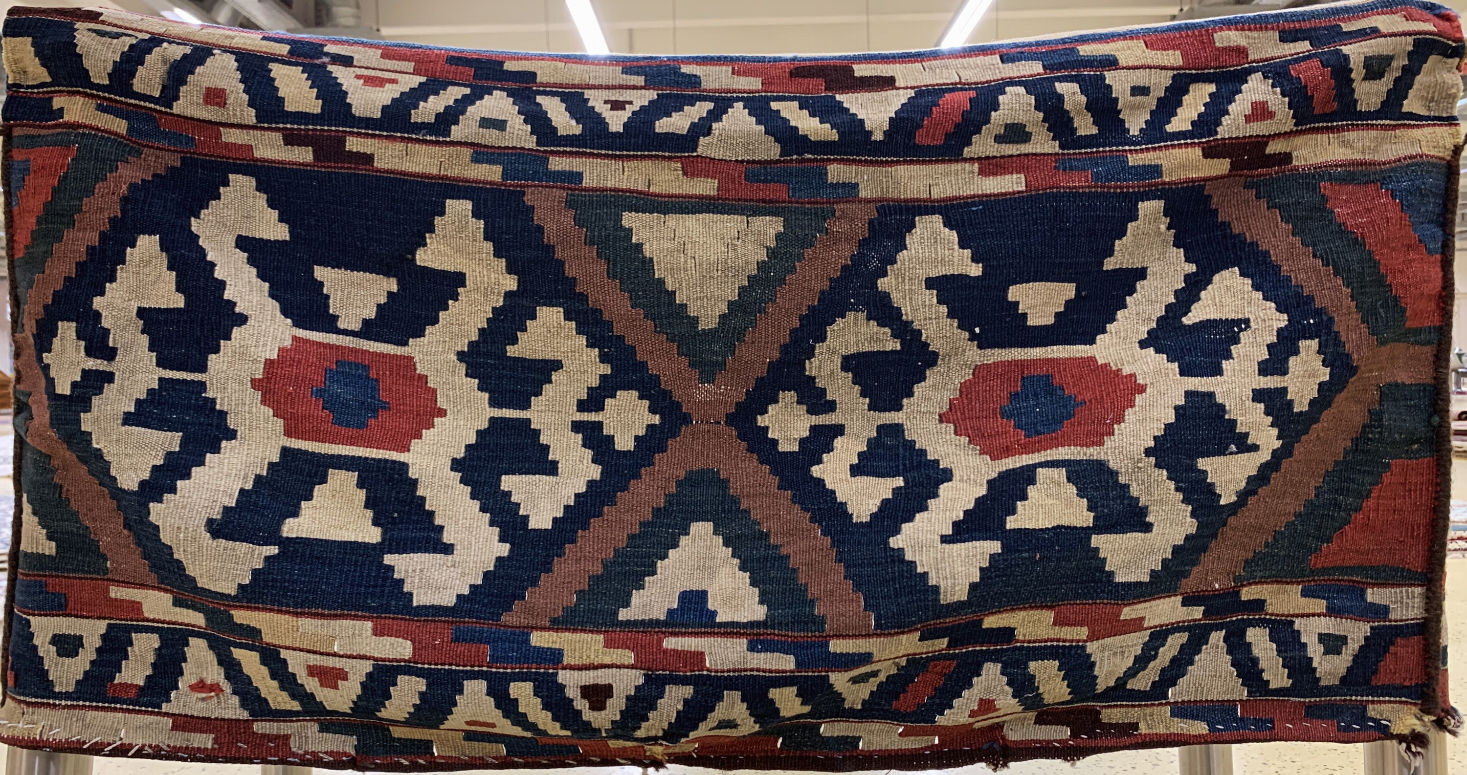 Detail b: Shahsawan Kelim Mafrasch, Persien, um 1900,Wolle auf Wolle, ca. 98 x 50 45 cm, EHZ: 3