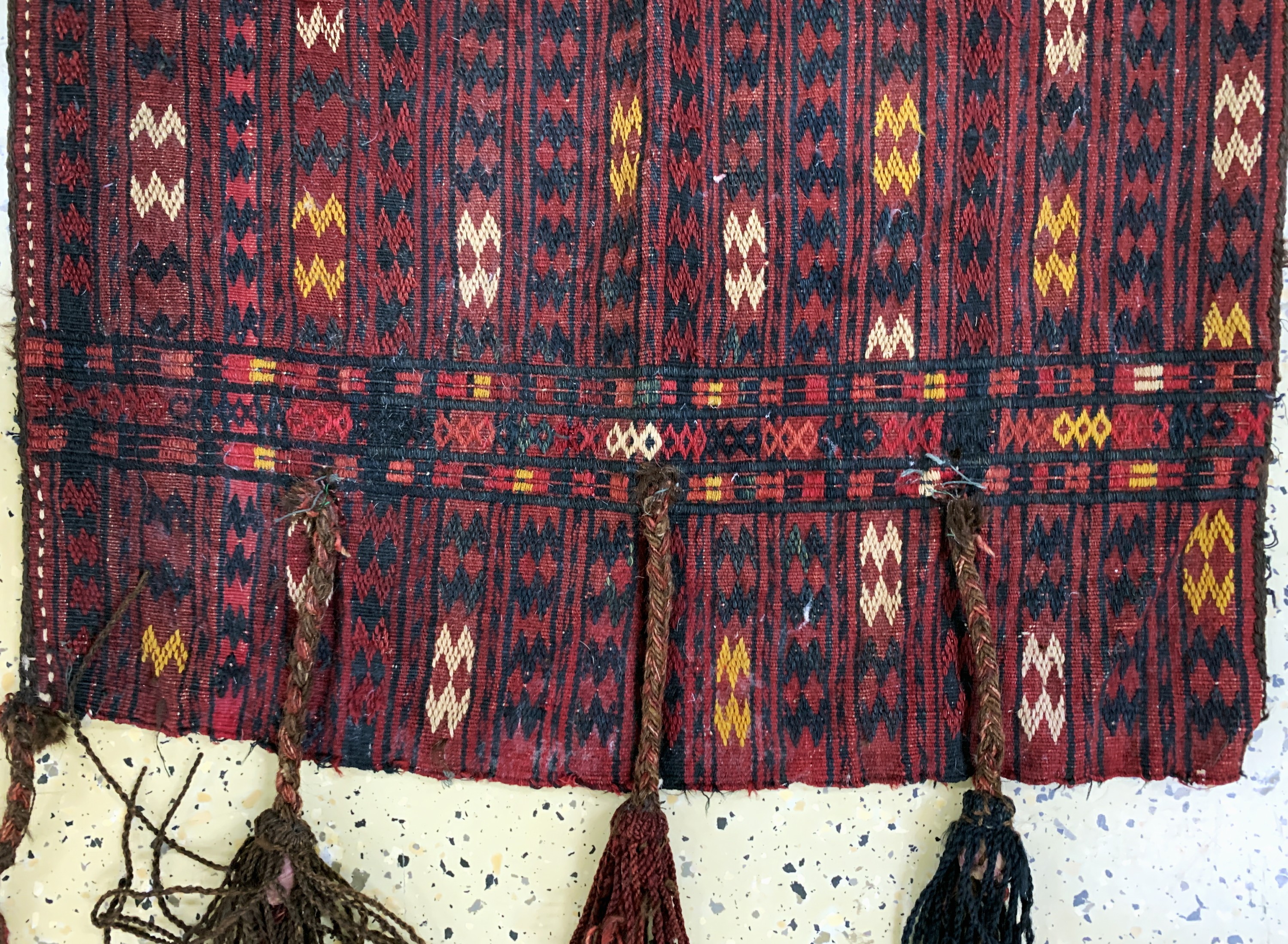 Detail a: Offene Okbash antik, Turkmenistan, um 1900, Wolle auf Wolle, ca. 74 x 34 cm, EHZ: 2